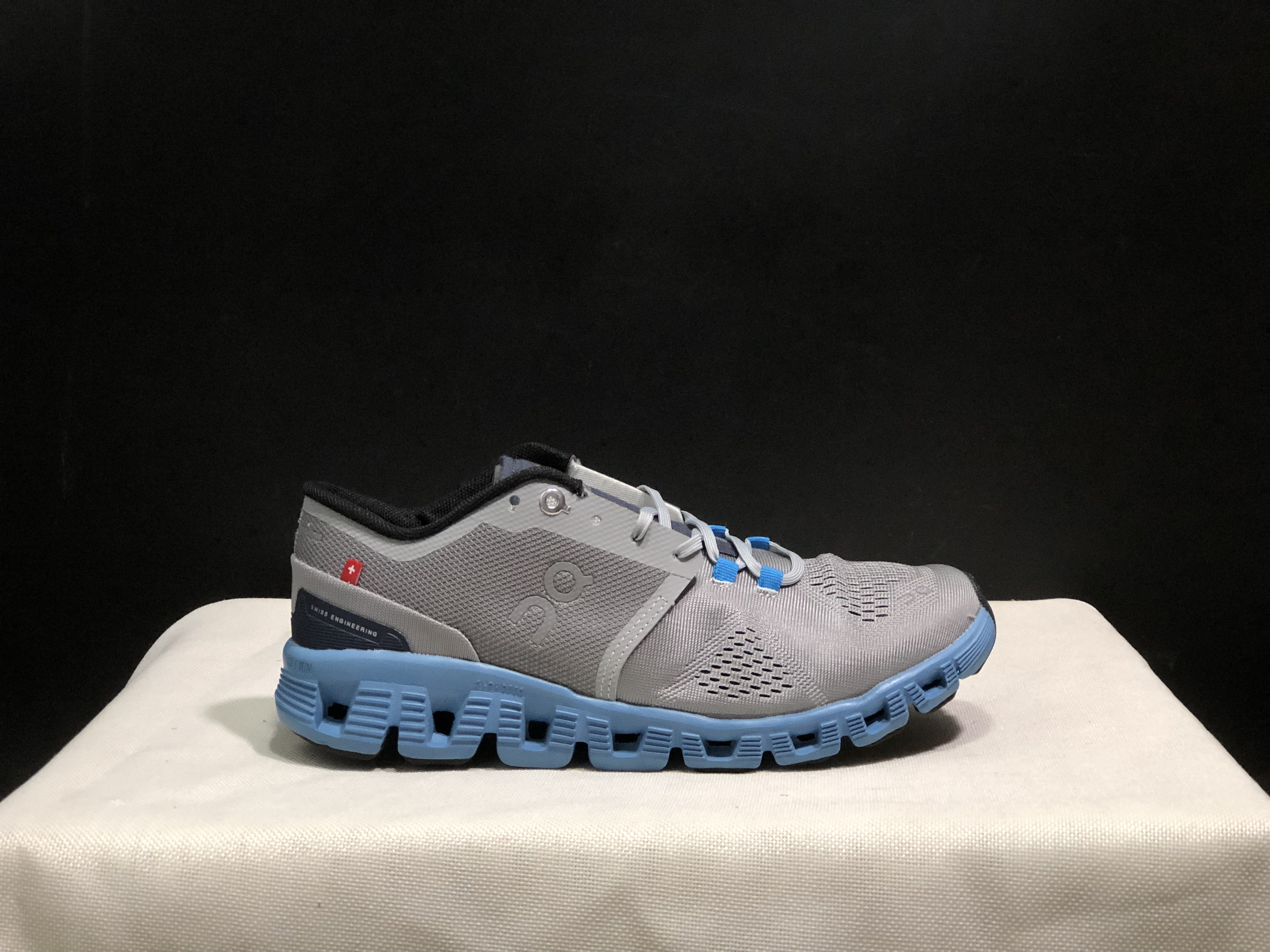 On Running Cloud X Lightweight Running Shoes Alloy/Niagara
