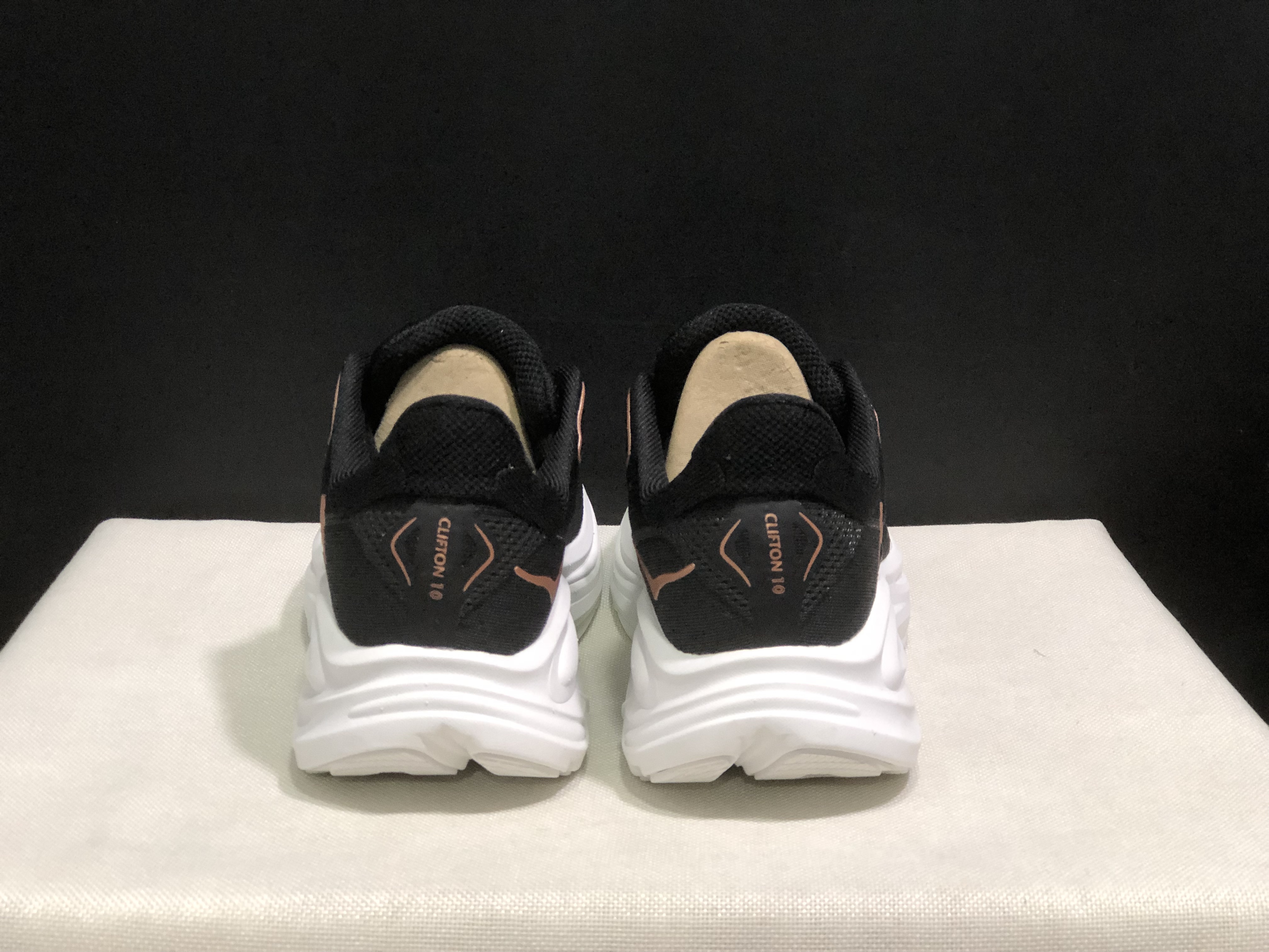 Hoka One One Clifton 10 Fashion Shoes Sneakers Black/White