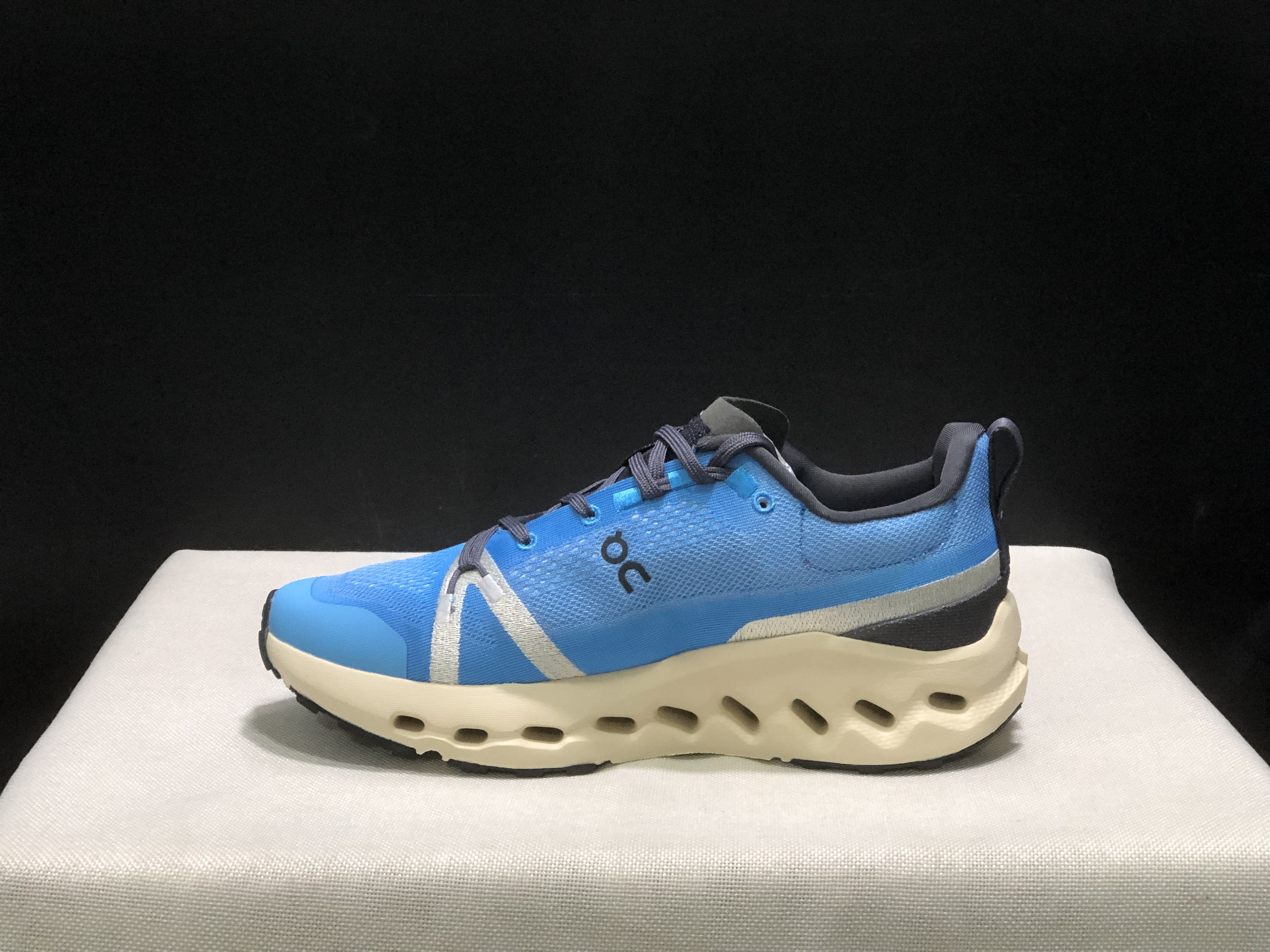 On Running Cloudsurfer Trail Waterproof Comfortable And Breathable Blue Running Shoes