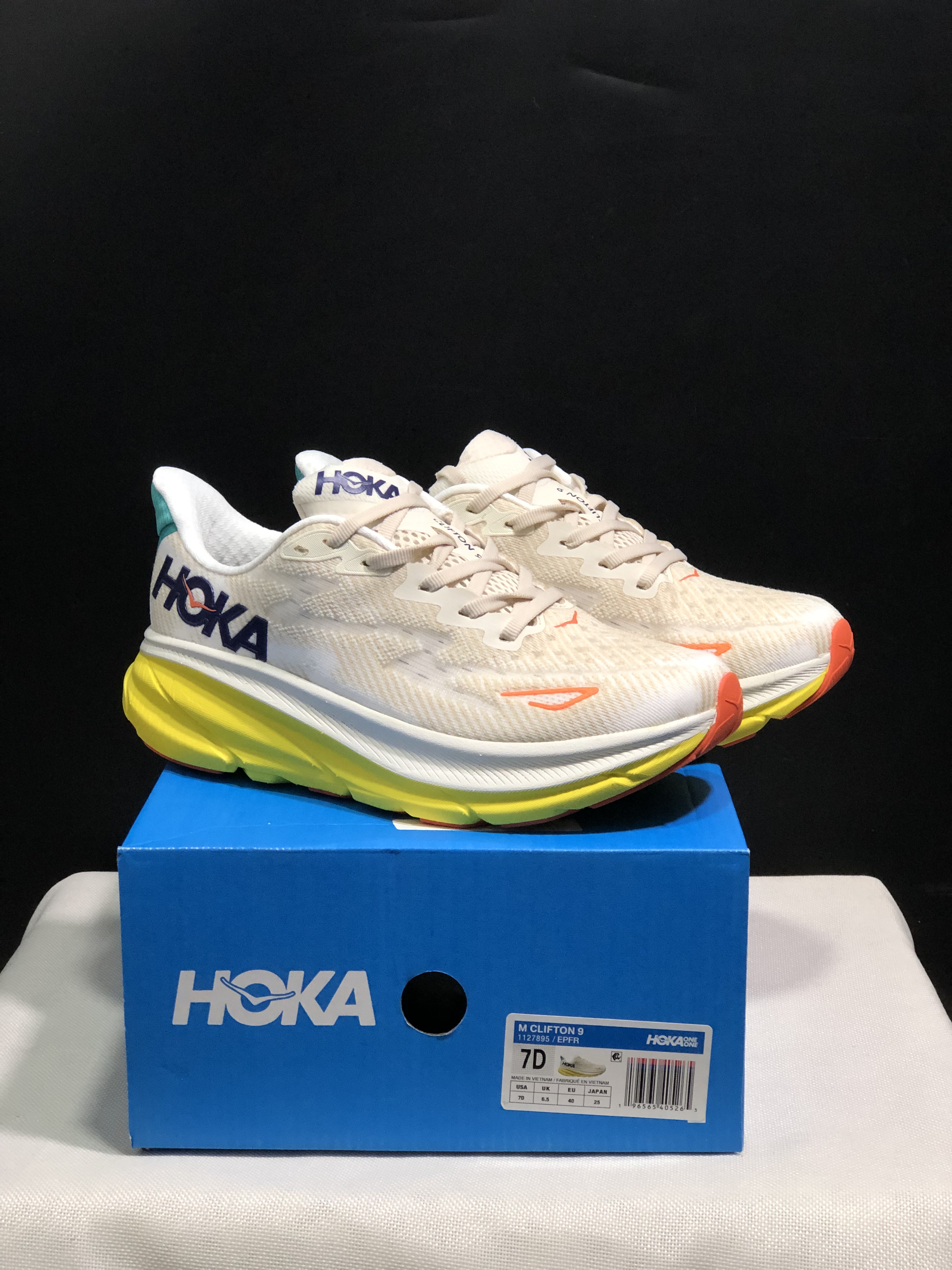 Hoka One One Clifton 9 Running Shoes Athletic Shoes Sneakers White/Yellow