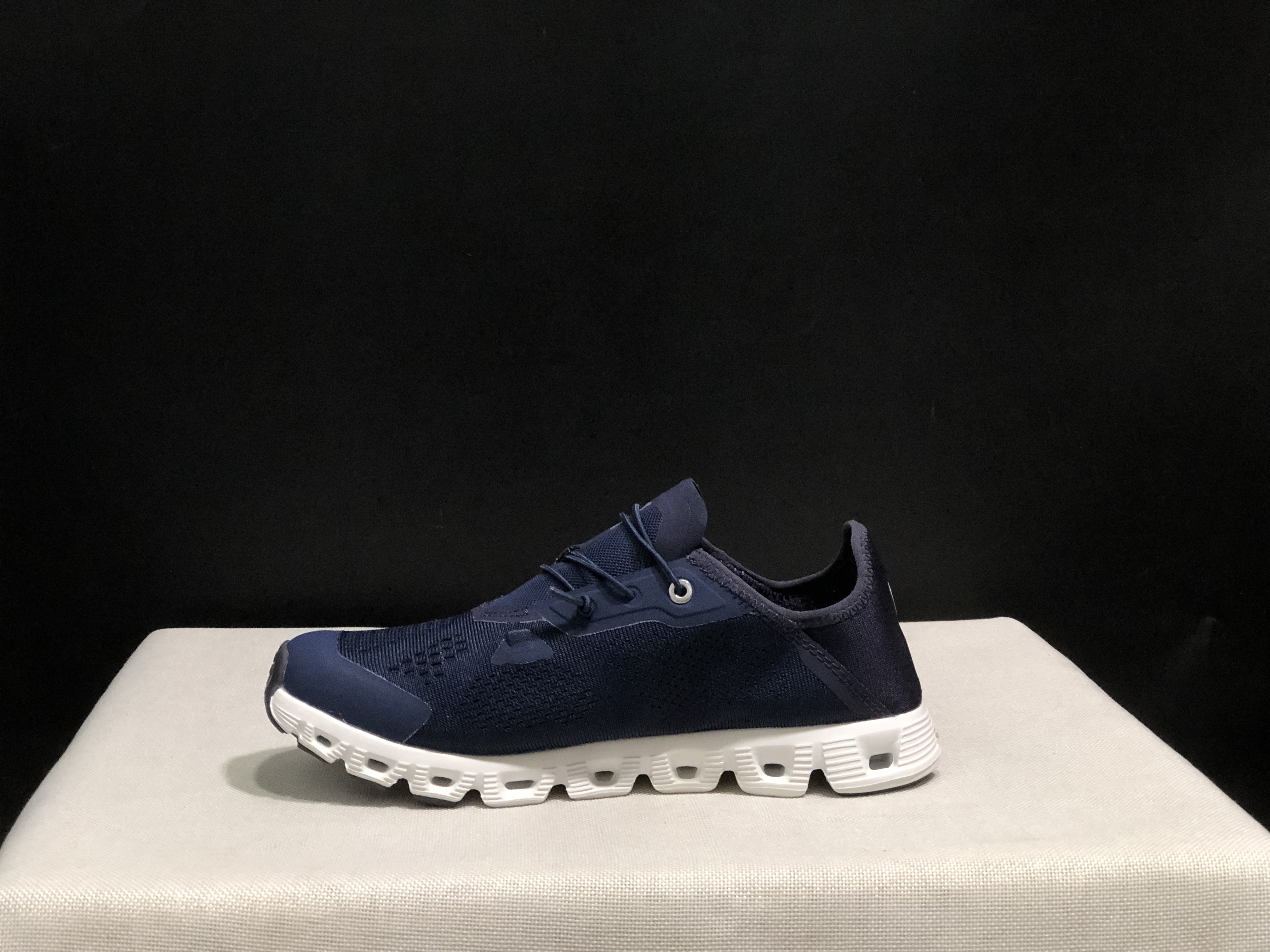 On Running Cloud 5 Coast Convenient And Breathable Running Shoes Dark Blue