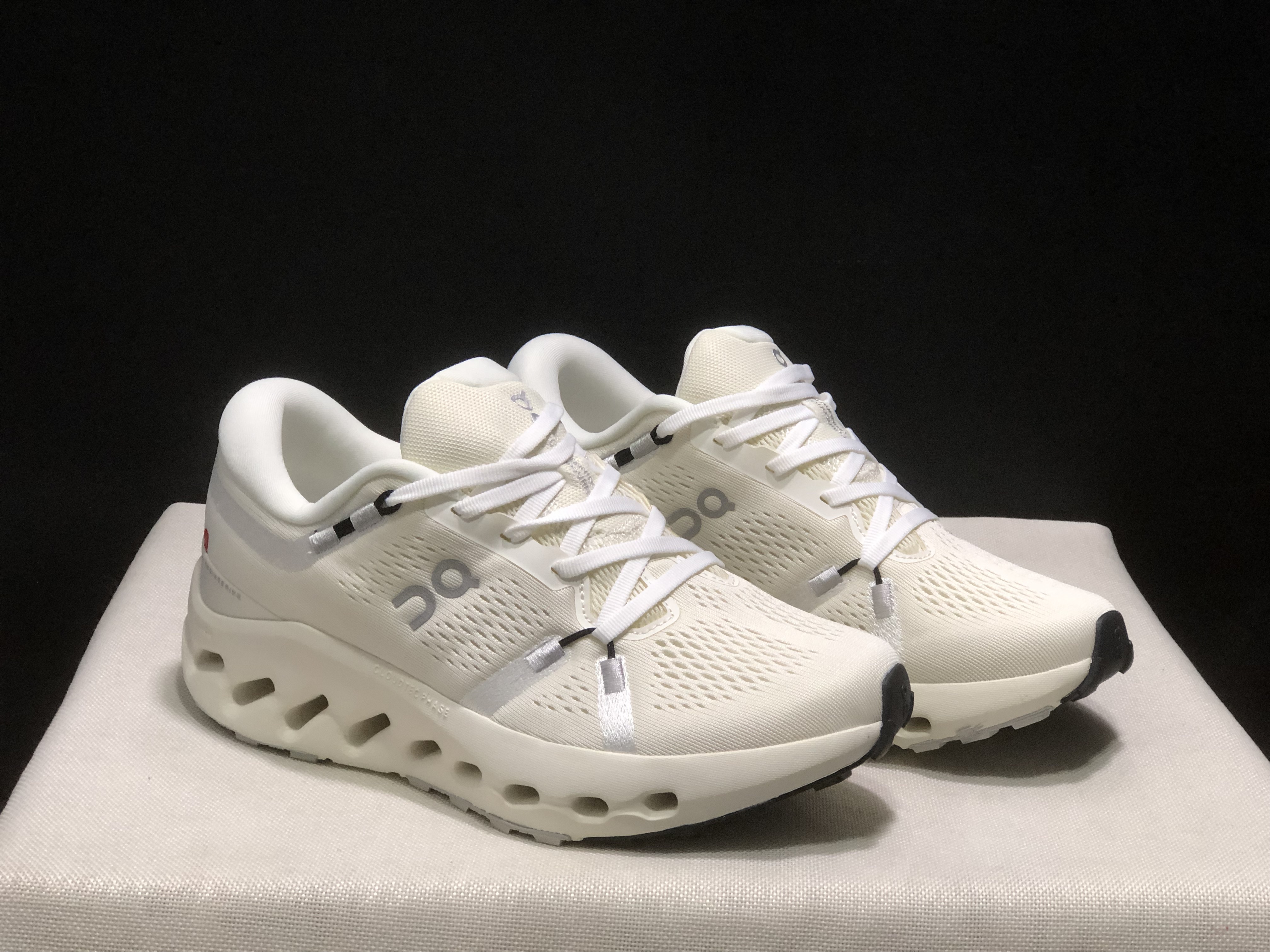 On Running Cloudsurfer 2 Casual Running Shoes Iovry