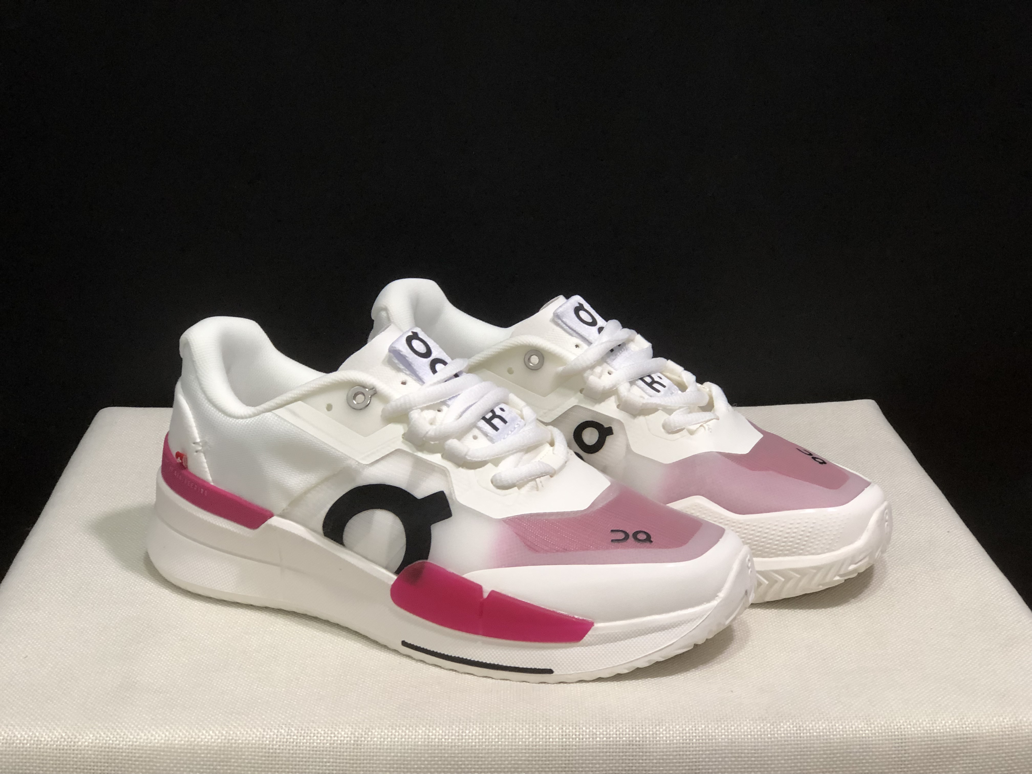 On Running The Roger Pro 2 Breathable Mesh Training Running Shoes White/Rose Red