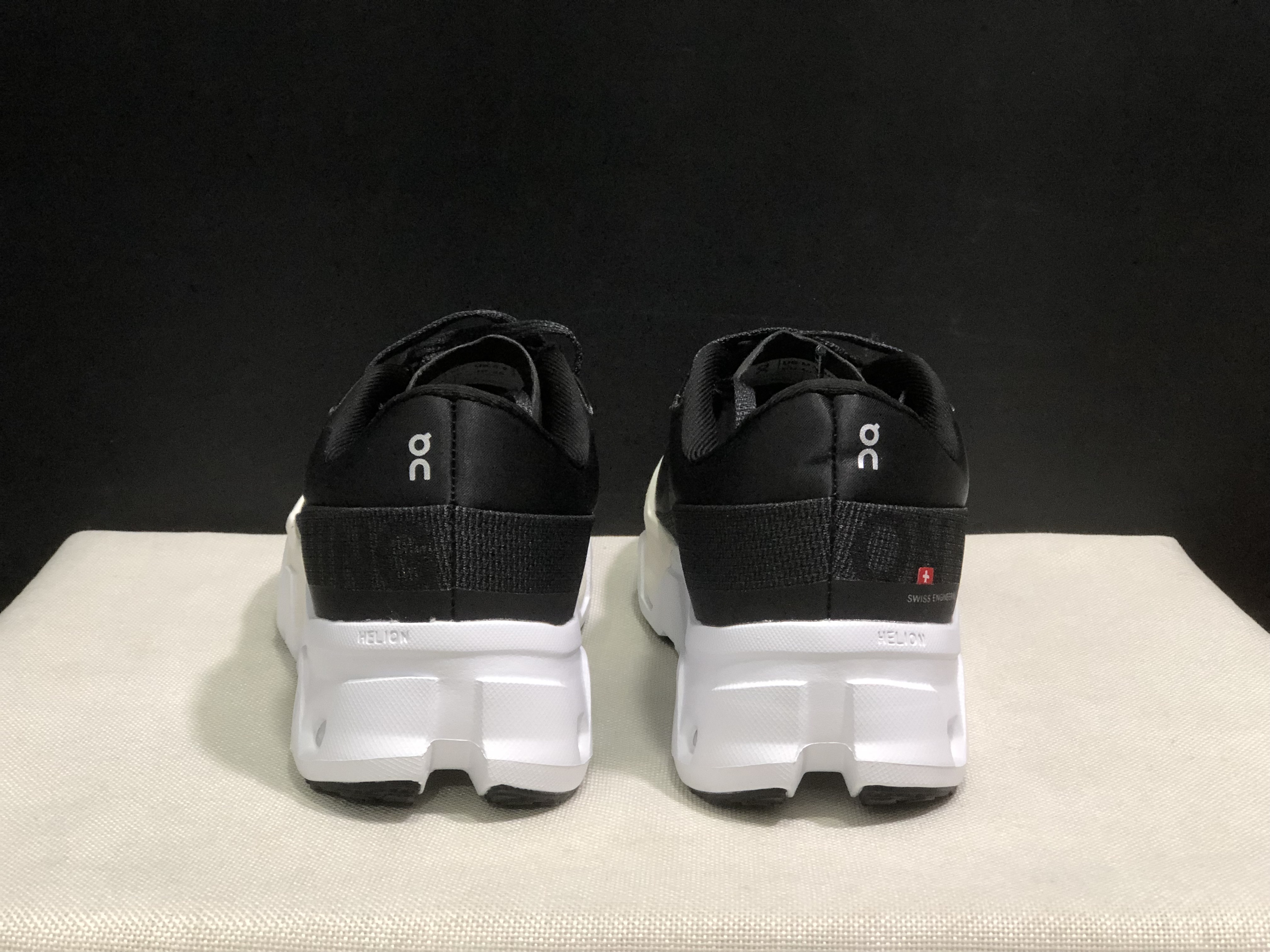 On Running Cloudmonster Hyper Running Shoes Black/White