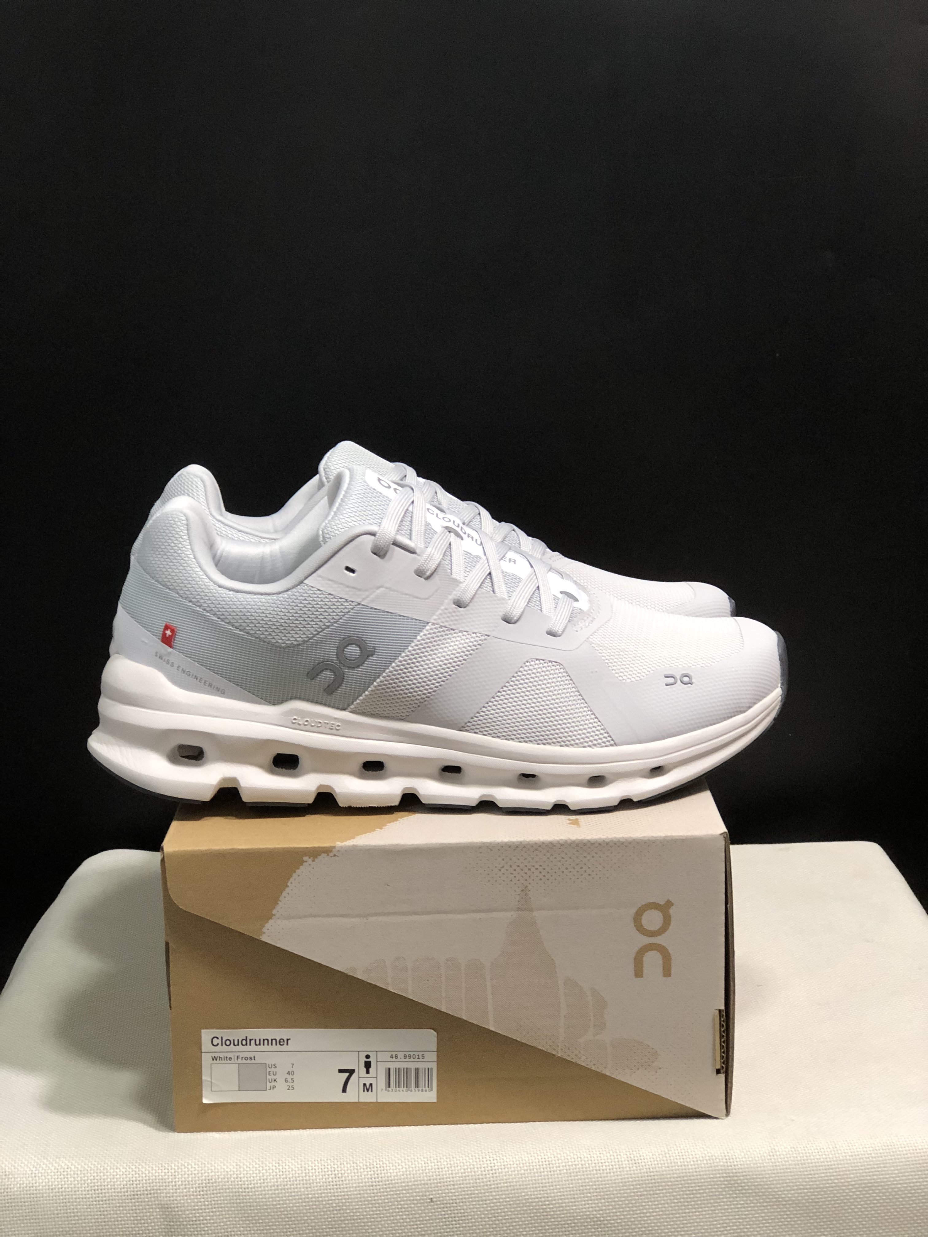 On Running Cloudrunner Anti-Slip Sports Running Shoes White/Frost