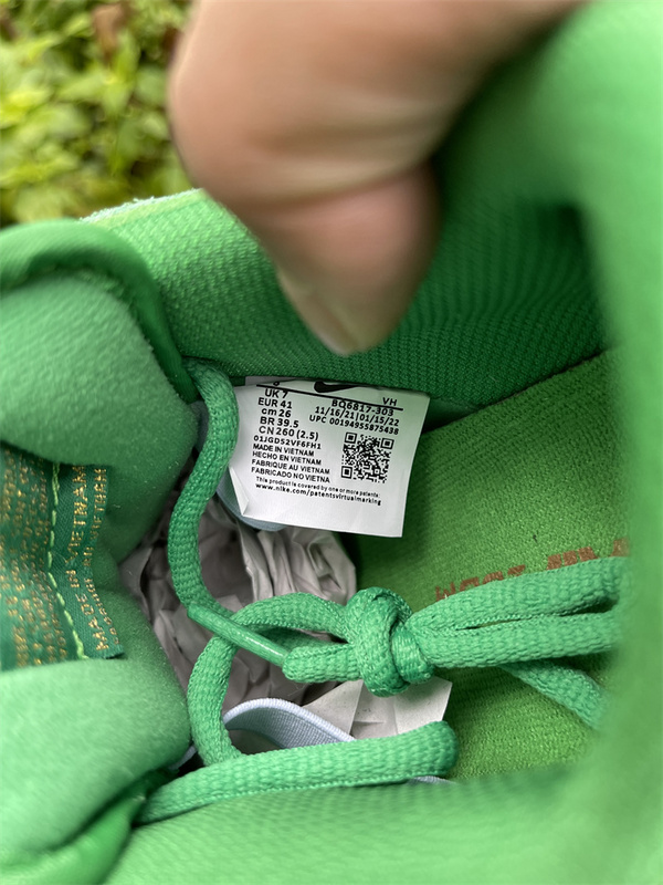 Nike SB Dunk Low Pro St. Patrick's Day 2022 Green Sneakers