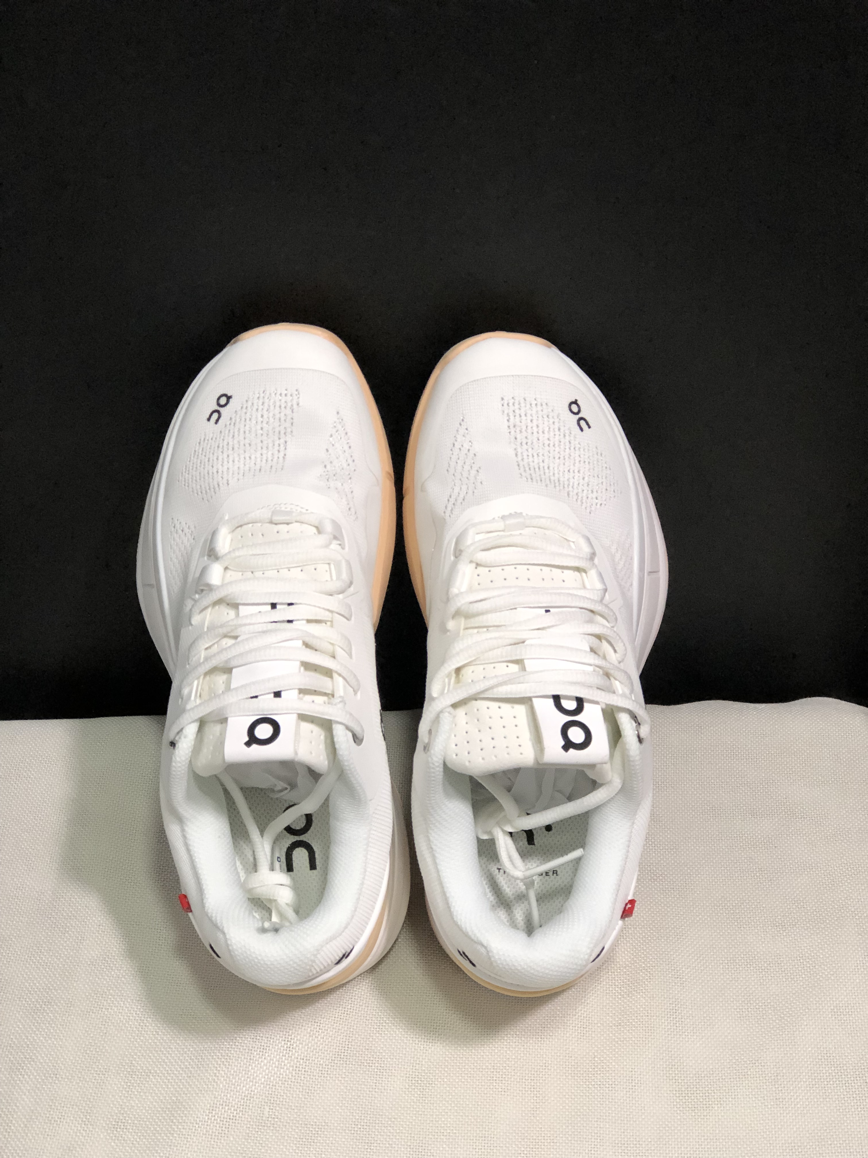 On Running The Roger Rro Durable And Breathable Tennis Shoes White/Light Khaki