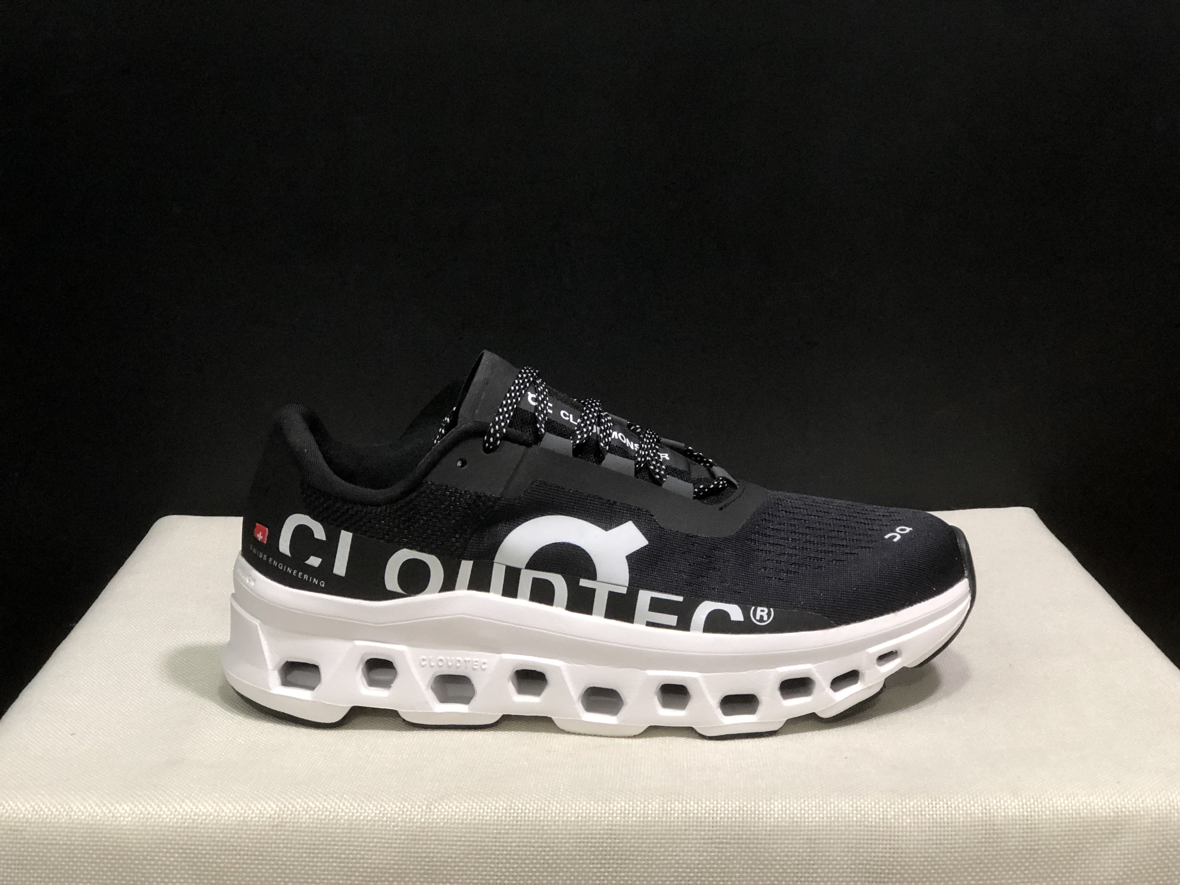 On Running Cloudmonster Anti-Slip Running Shoes Black/White