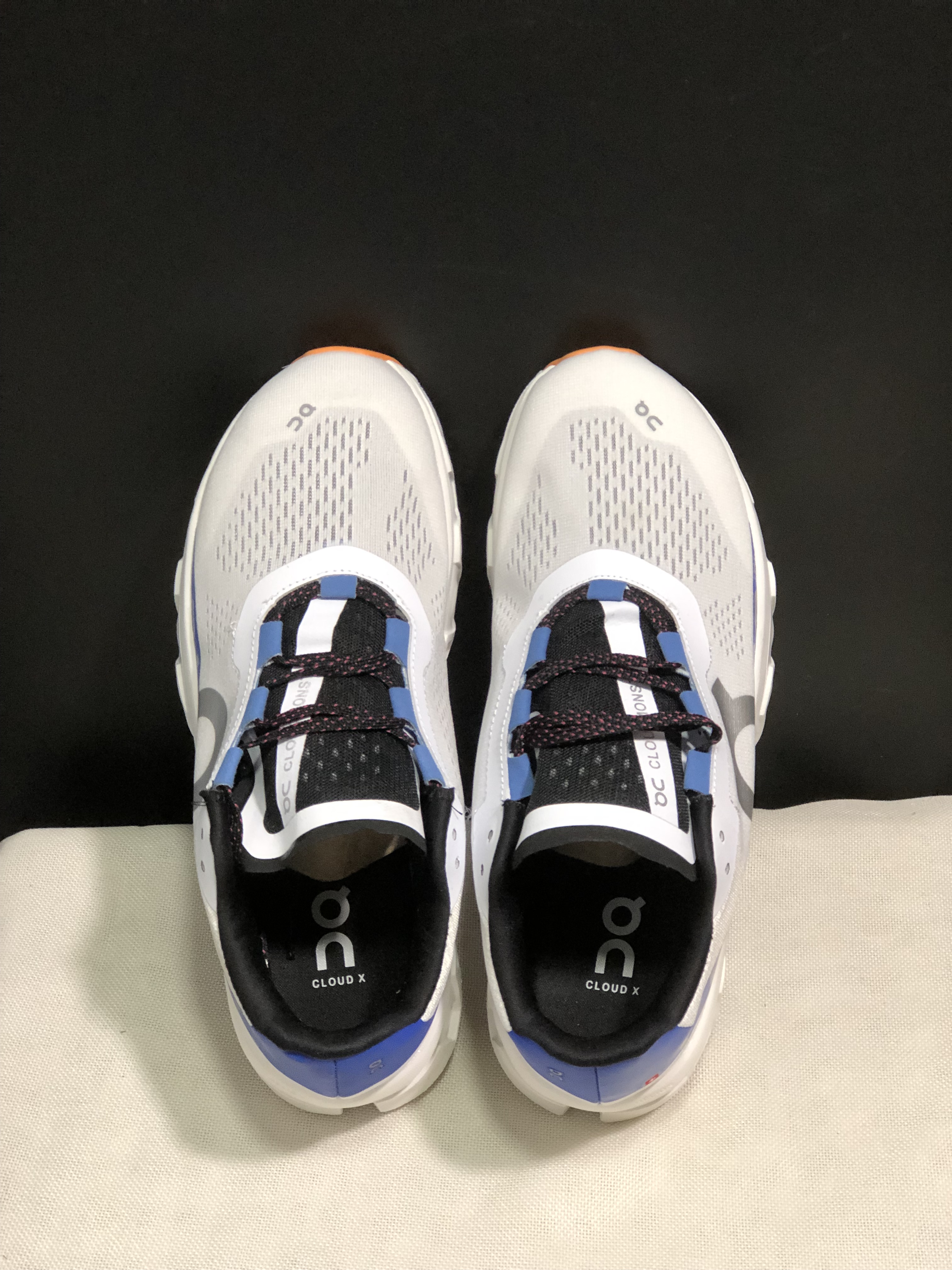 On Running Cloudmonster Anti-Slip Running Shoes Grayish-White/Royal