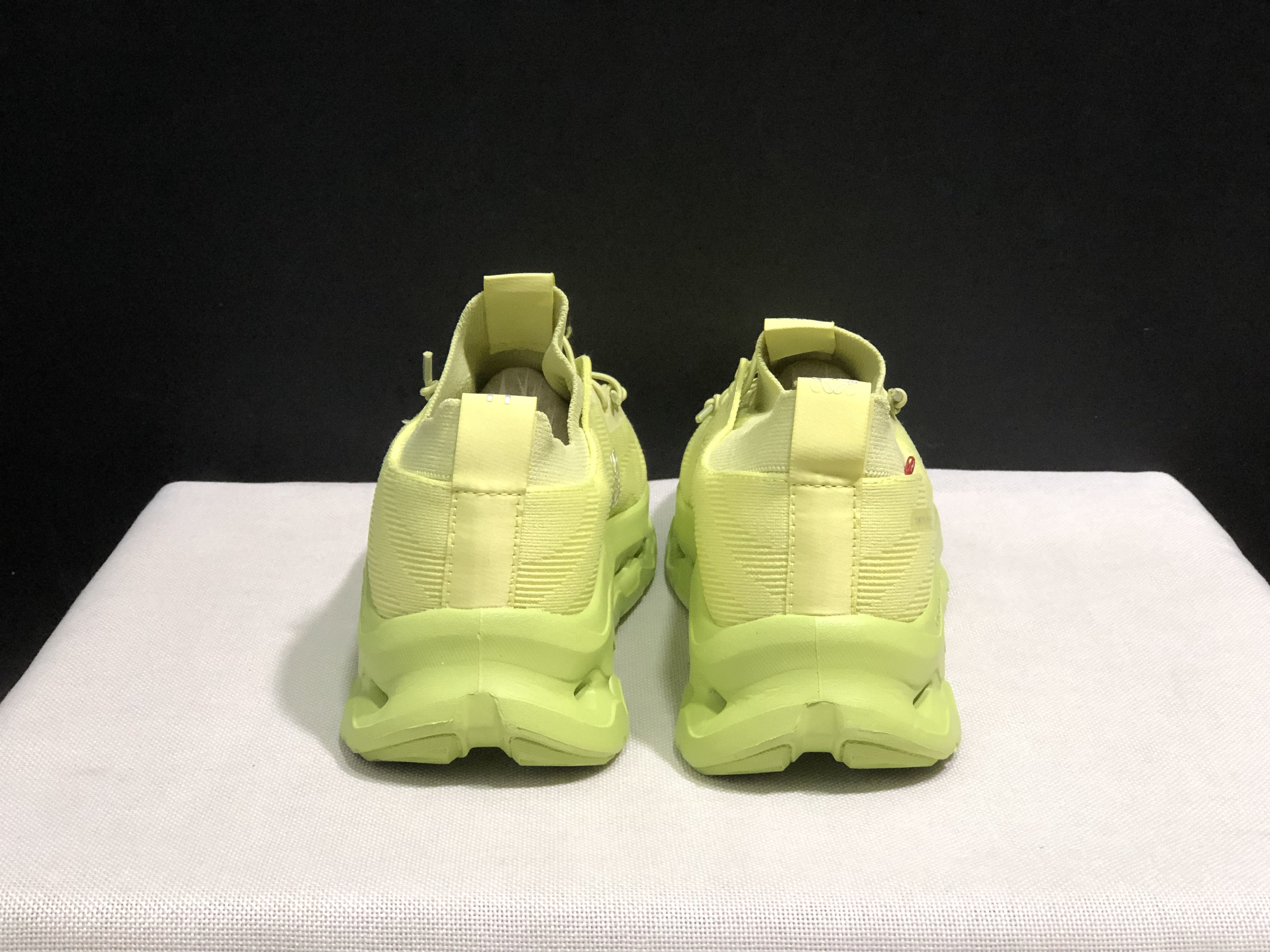 LOEWE x On Running Cloudtilt Running Shoes Co-Signed Edition Bright Yellow