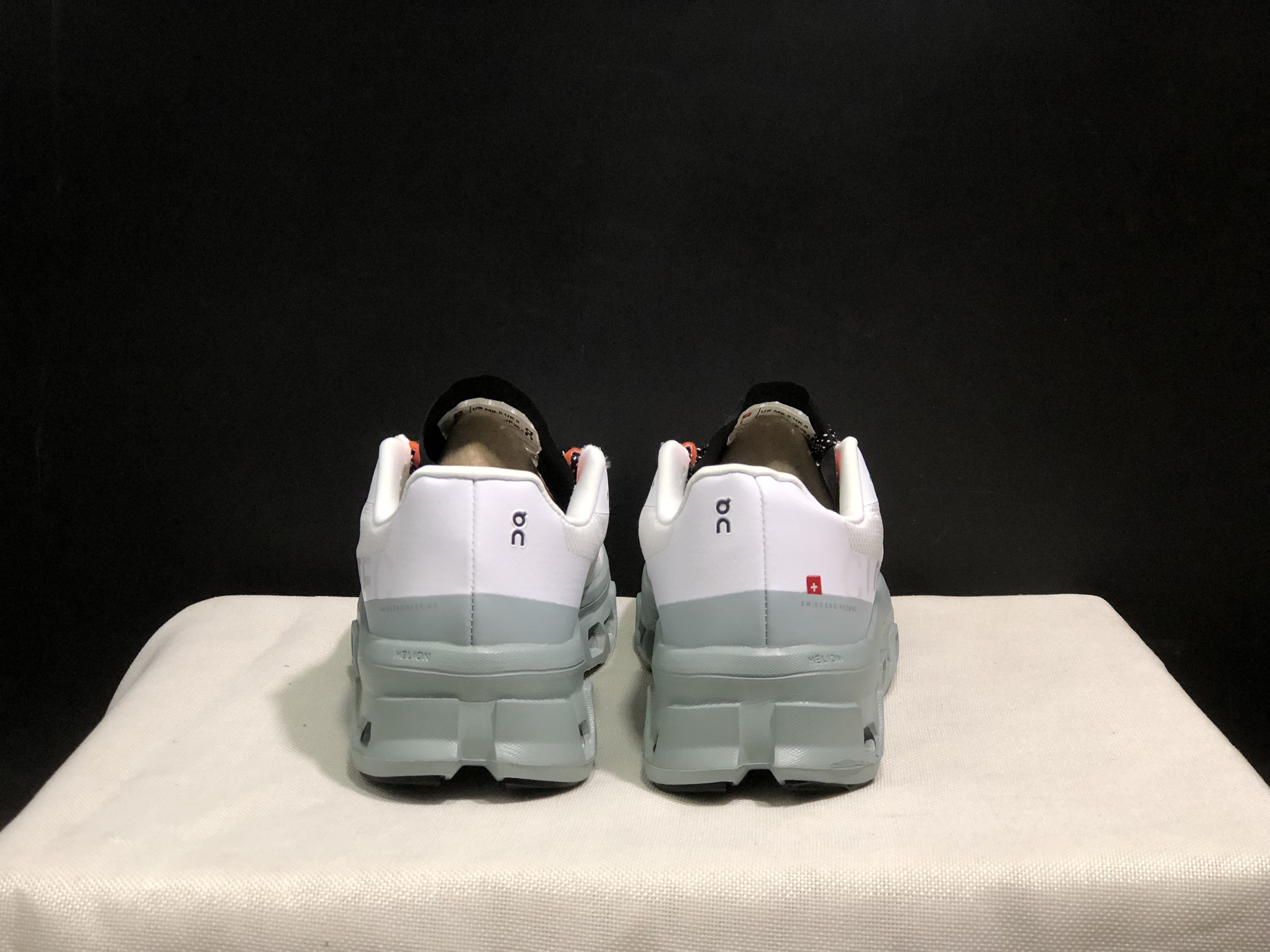 On Running Cloudmonster Anti-Slip Running Shoes Frost/Surf