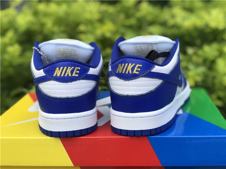 Nike SB Dunk Low Supreme Stars Hyper Royal Sneakers