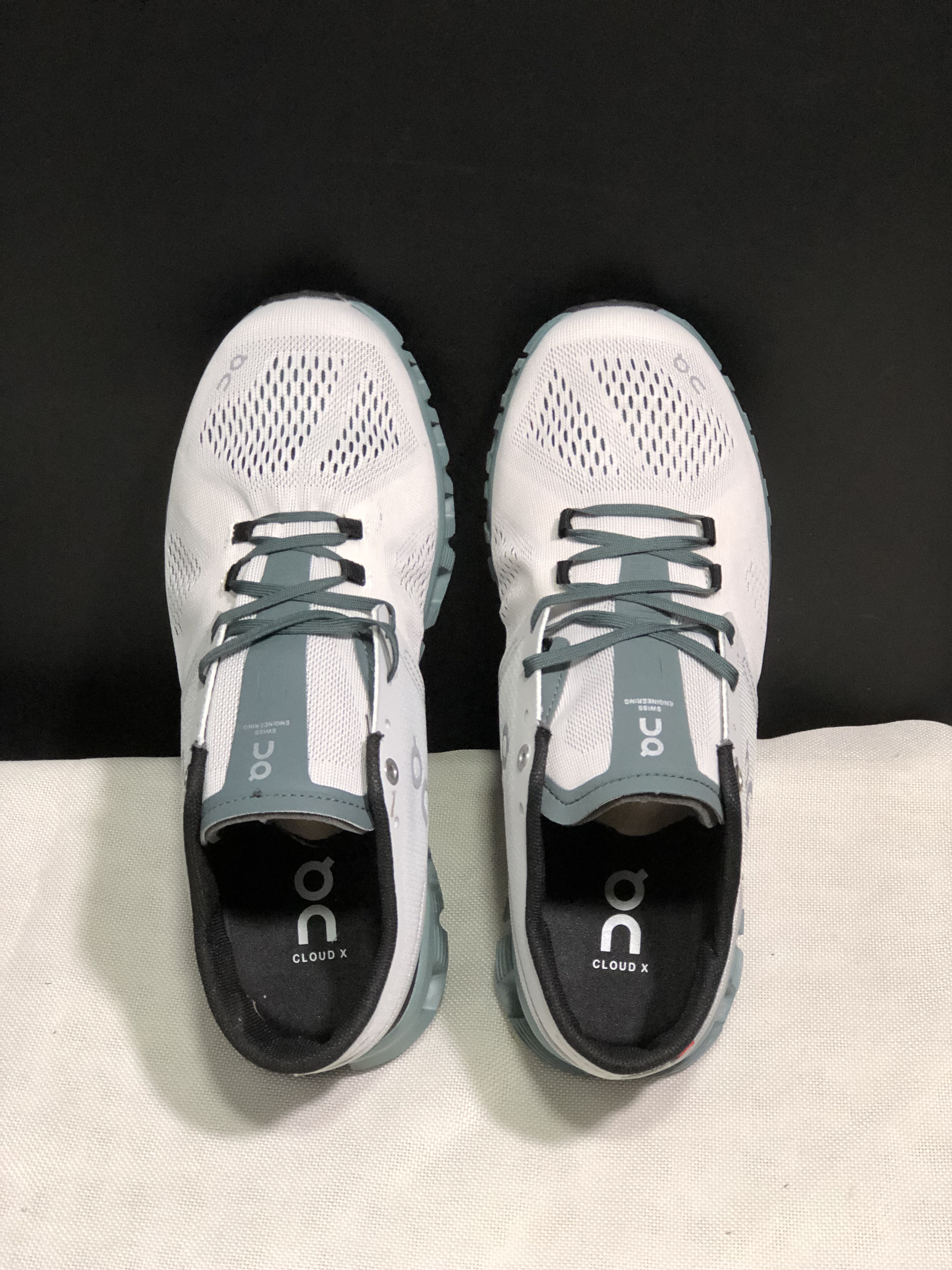 On Running Cloud X Lightweight Running Shoes Glacial Ash