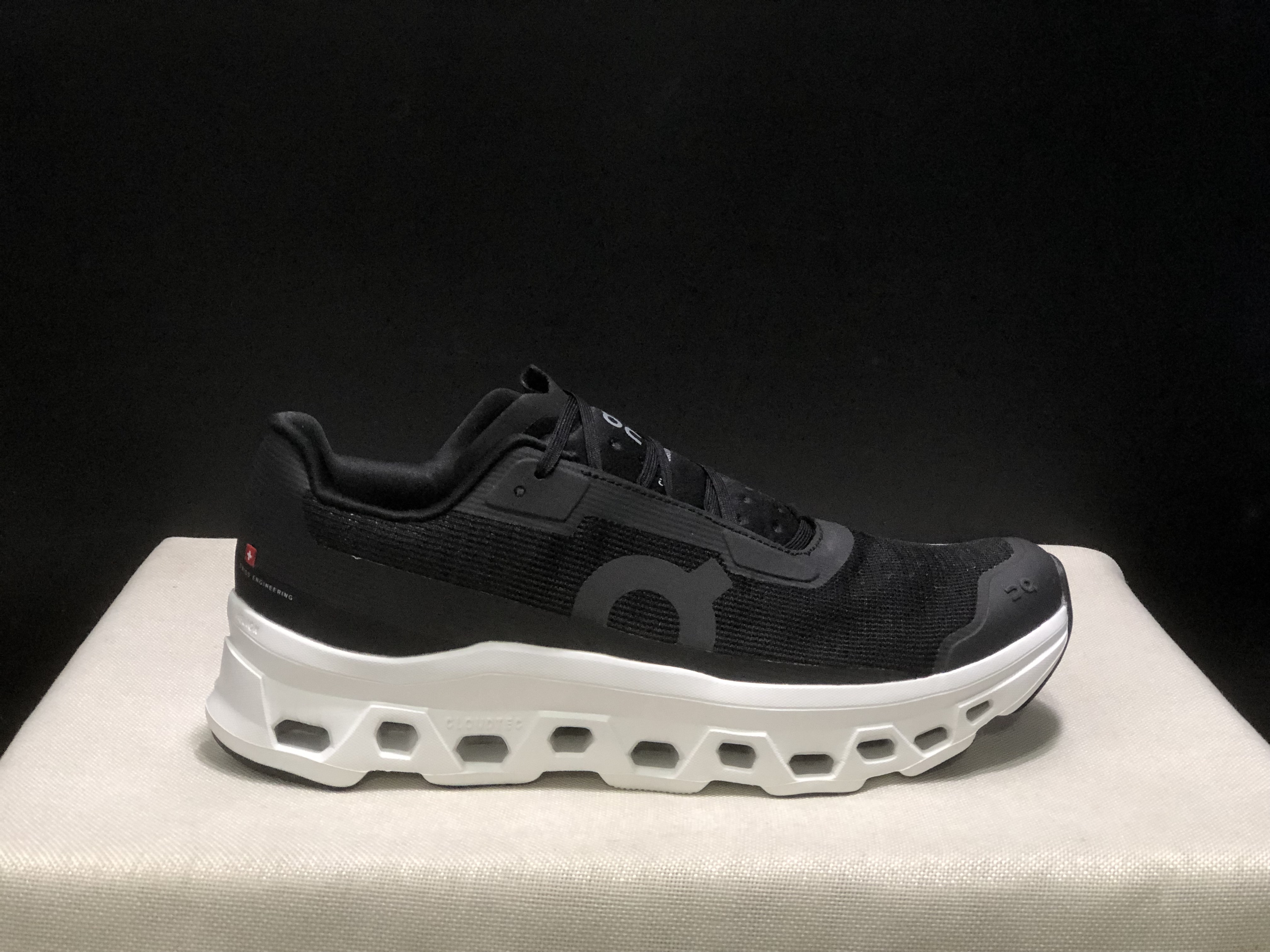 On Running Cloudmonster Void 1 M Casual Running Shoes Black/White