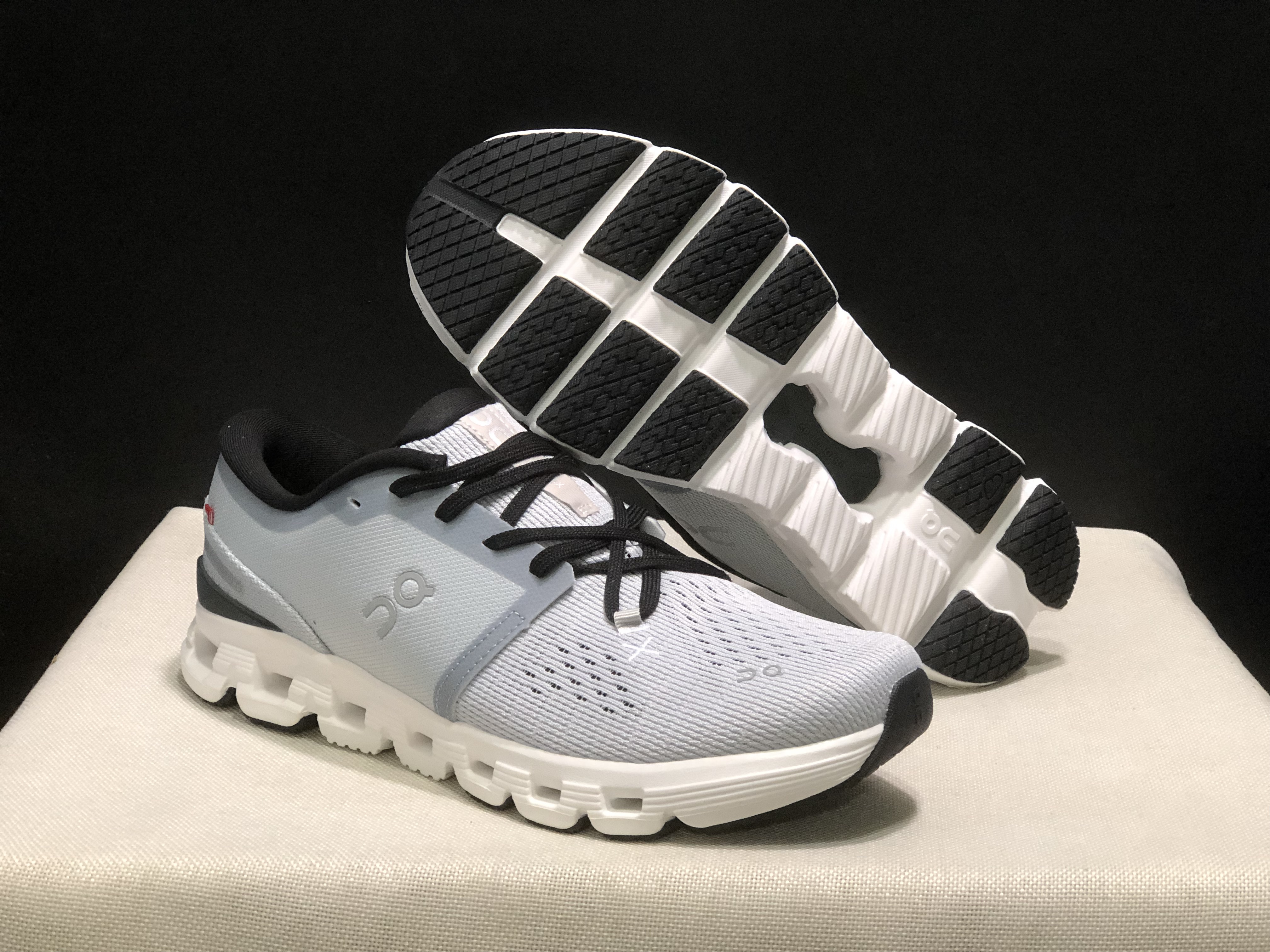 On Running Cloud X4 Comfortable Running Shoes Light Grey/Ivory
