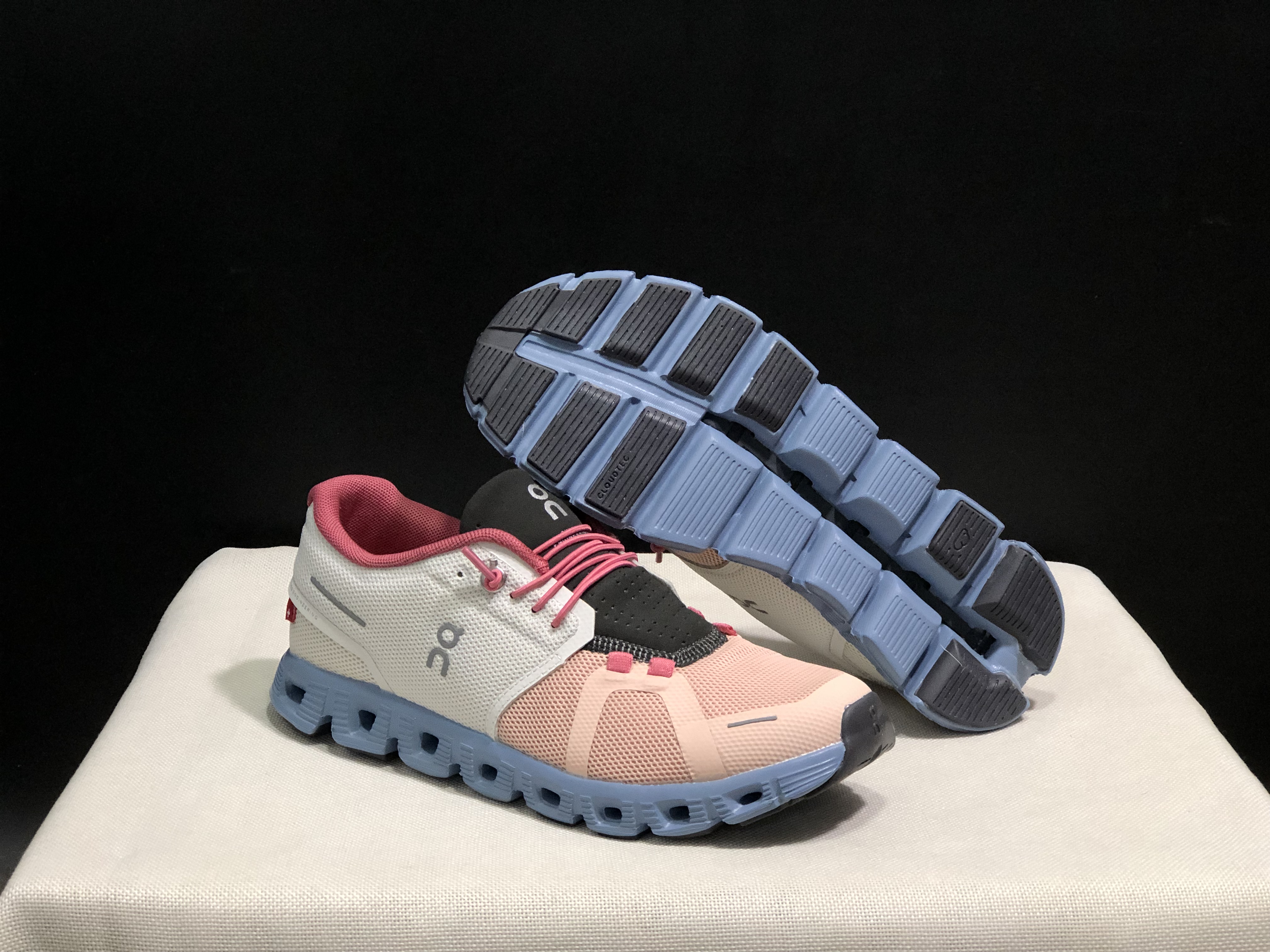 On Running Cloud 5 Lightweight Running Shoes Ice/Prairie