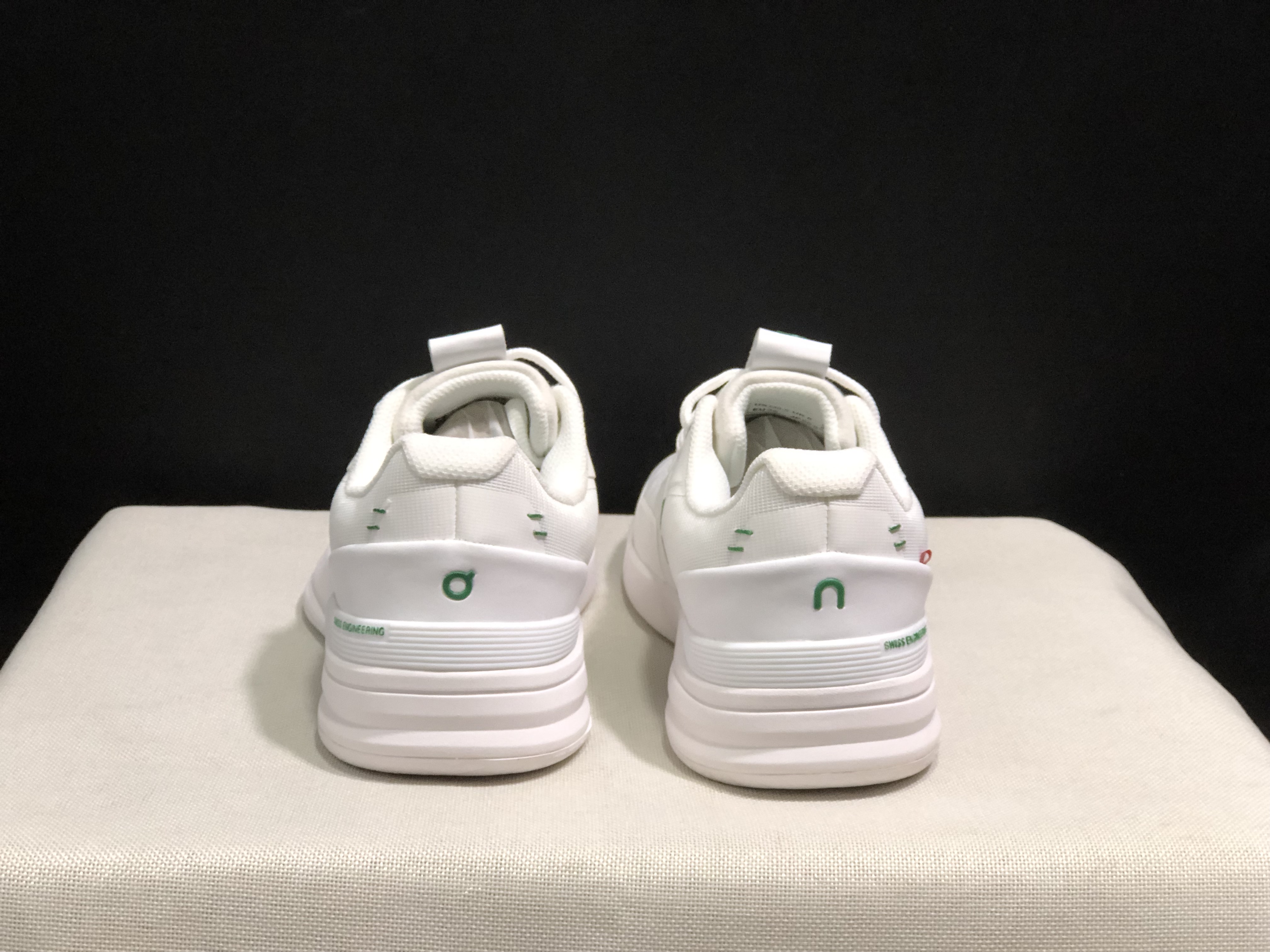 On Running The Roger Rro White Durable And Breathable Tennis Shoes