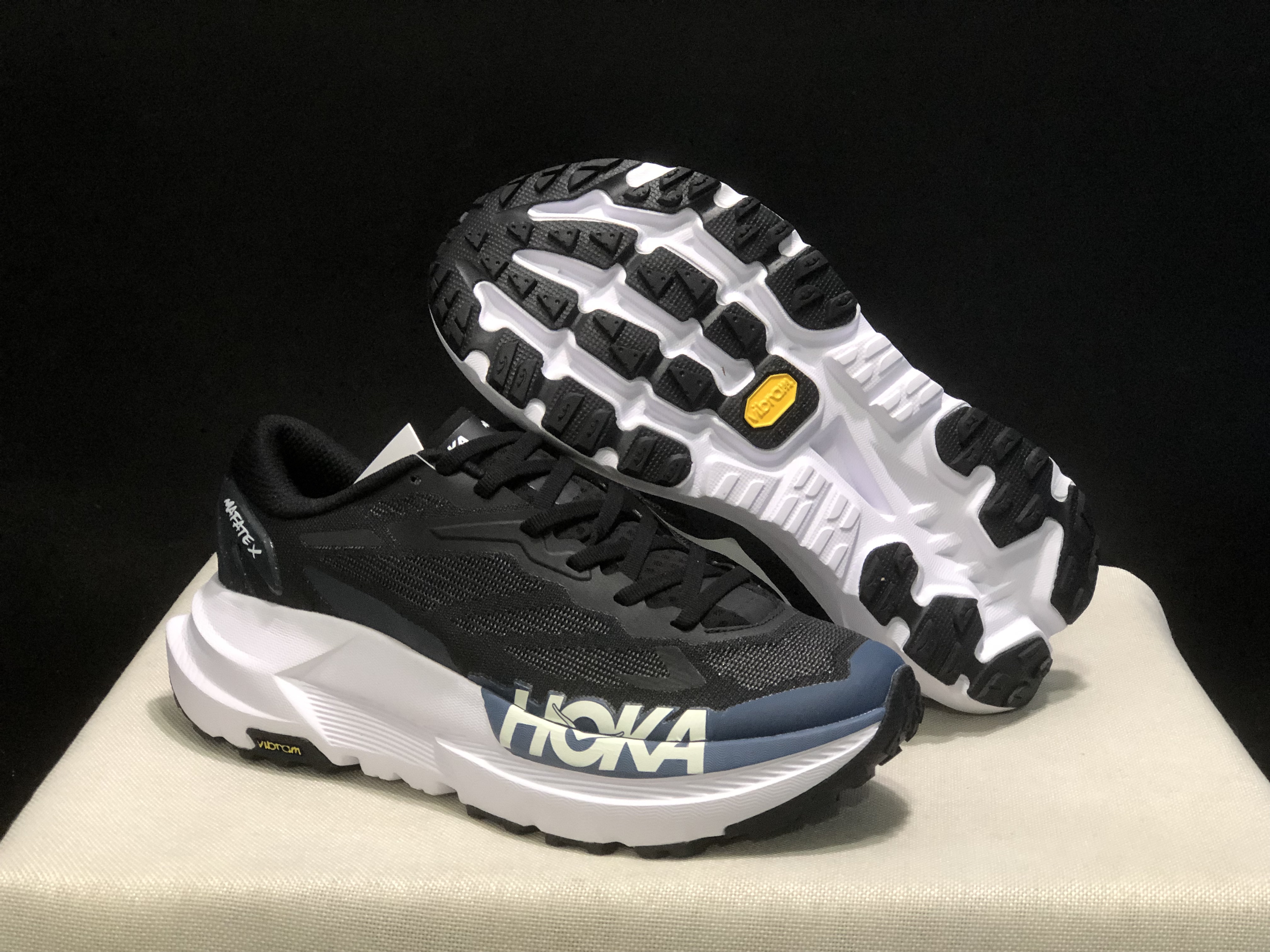 Hoka One One Mafate X Lightweight Fashion Running Shoes Sneakers Black/White
