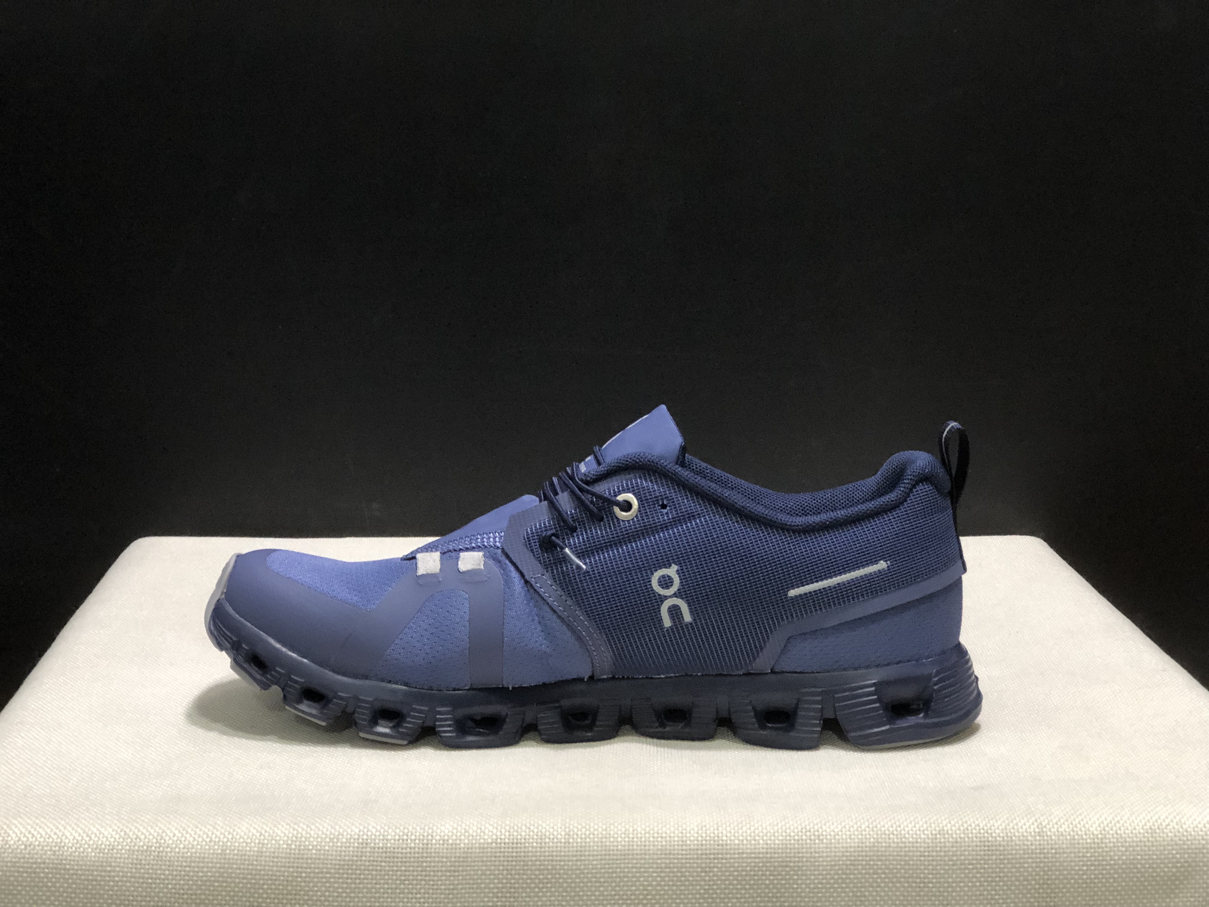 On Running Cloud 5 Navy Lightweight Running Shoes