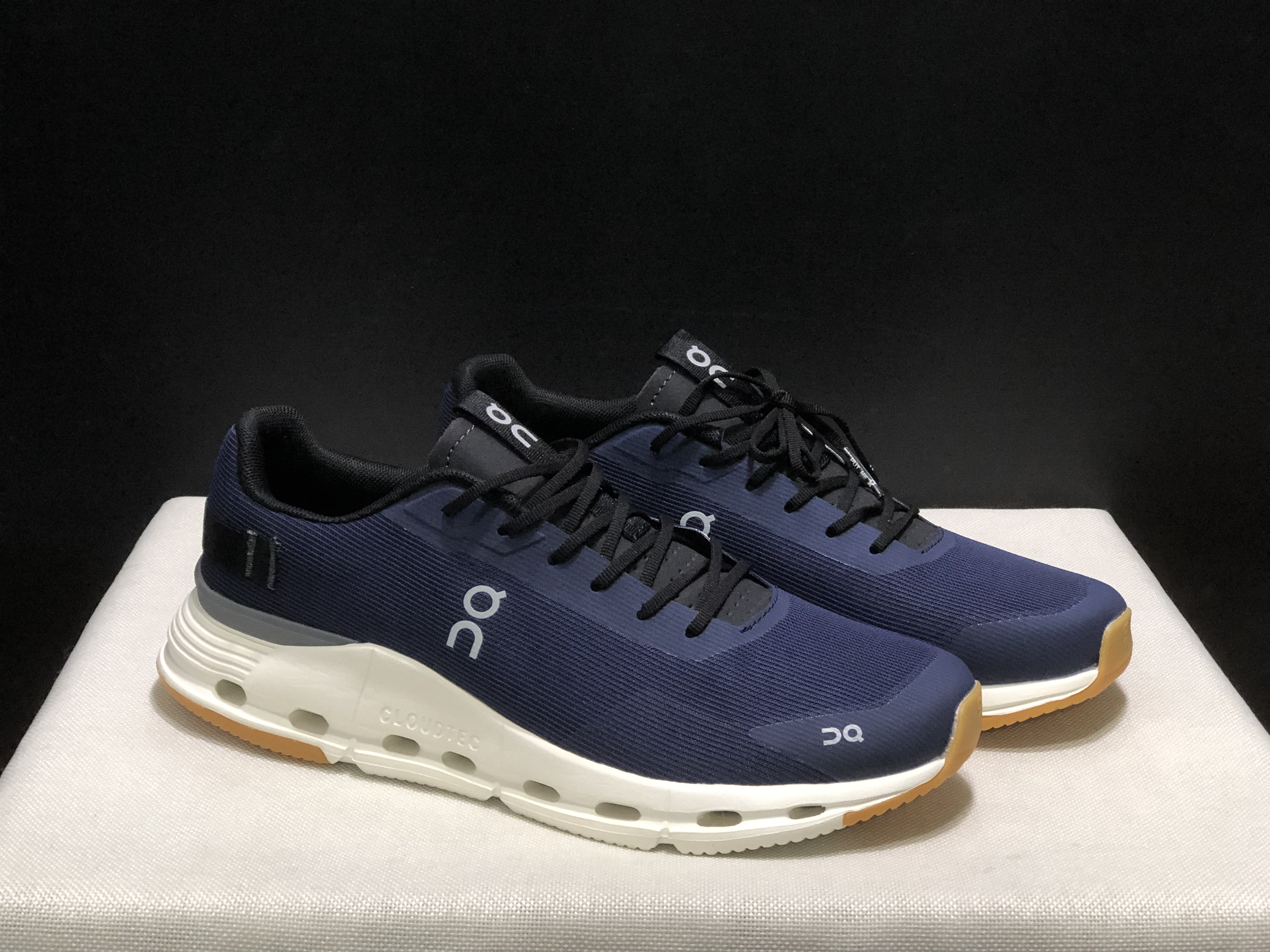 On Running Cloudnova Form 2 Fashionable Casual Running Shoes Mignight/Ivory