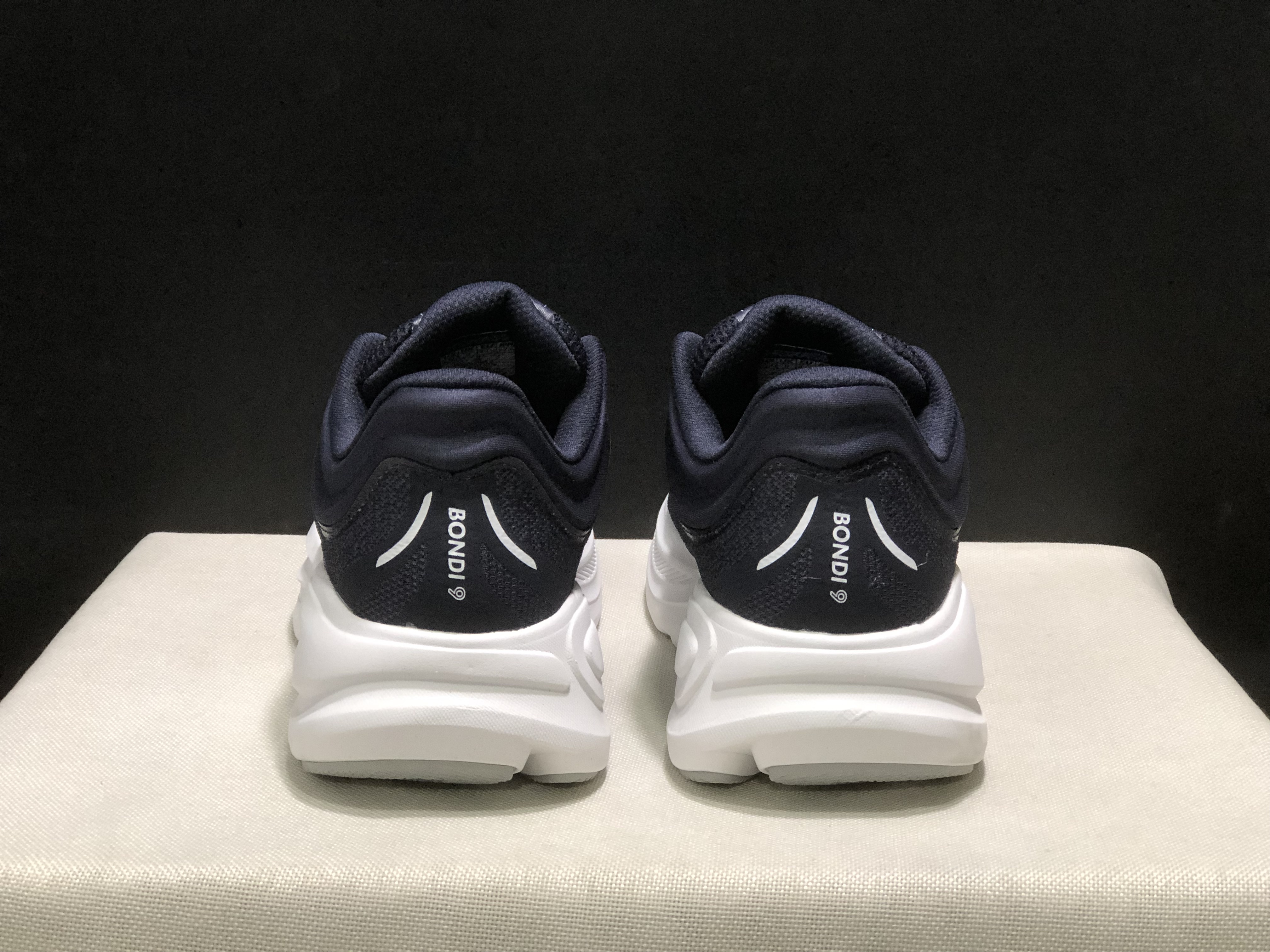 Hoka One One Bondi 9 Comfortable Low-top Running Shoes Sneakers Dark Purple