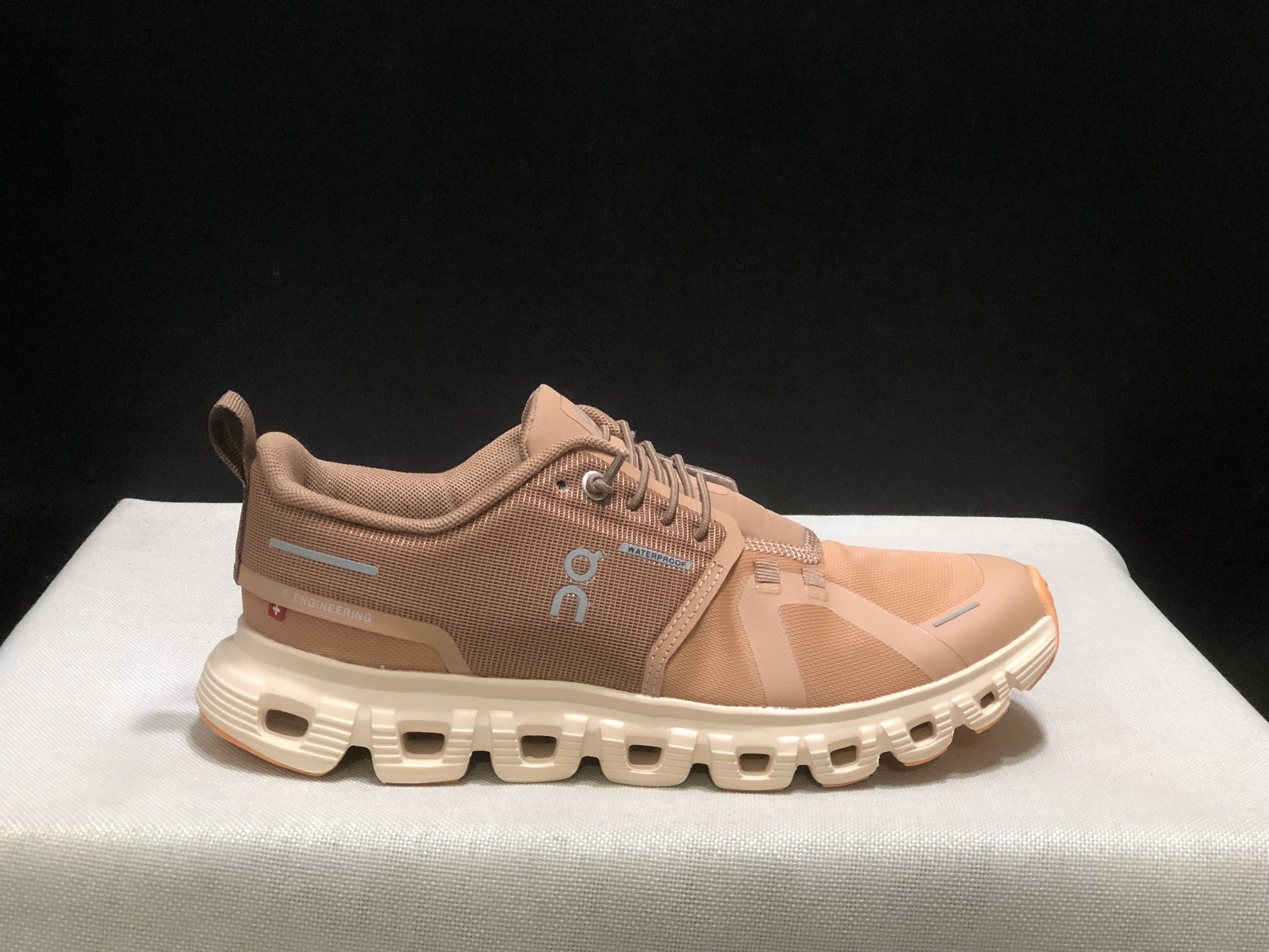 On Running Cloud 6 Casual Life Shoes Light Brown