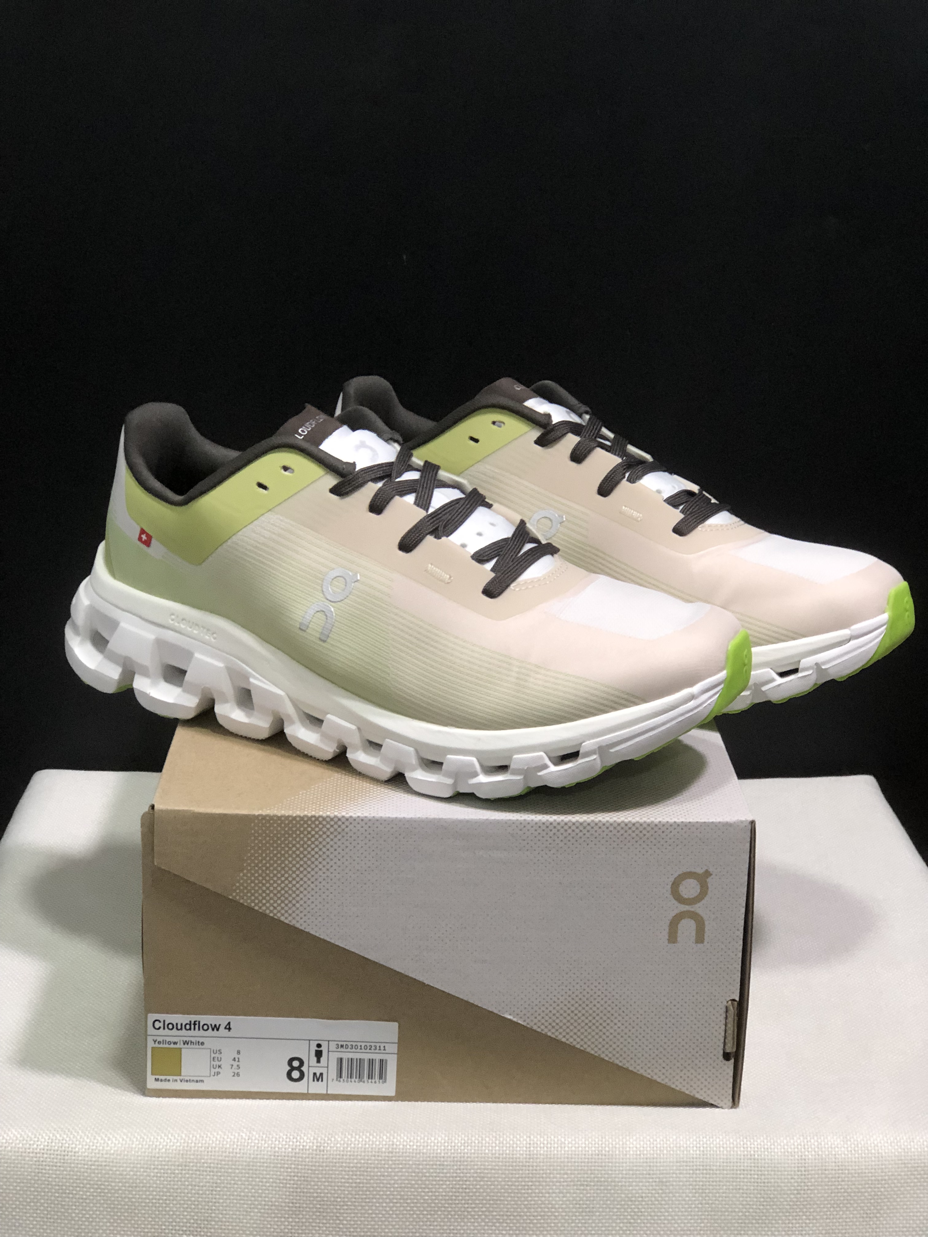 On Running Cloudflow 4 Shock-Absorbing And Wear-Resistant Running Shoes Zest/Frost