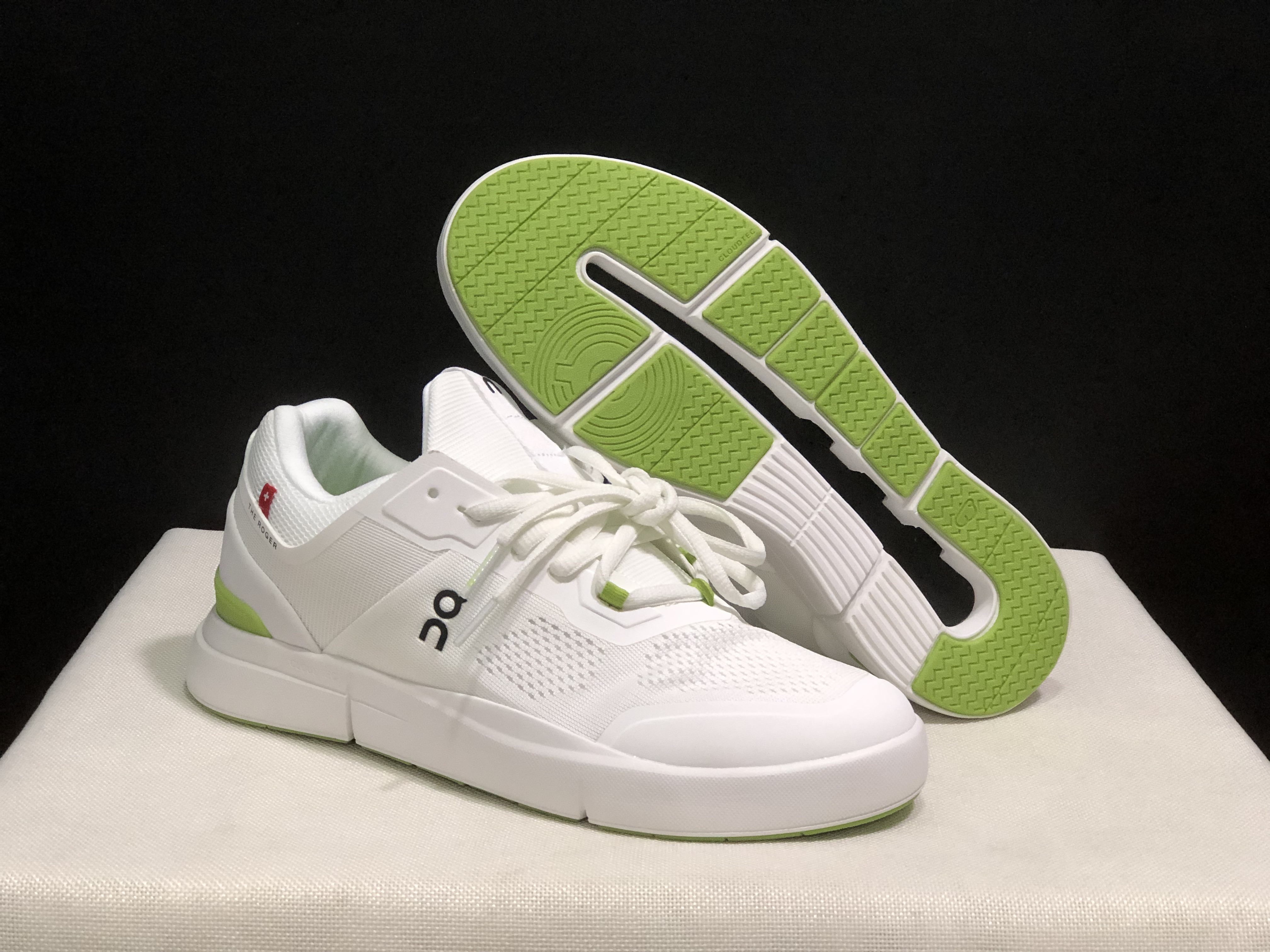 On Running The Roger Spin Breathable Mesh Sneakers White/Lemon Green