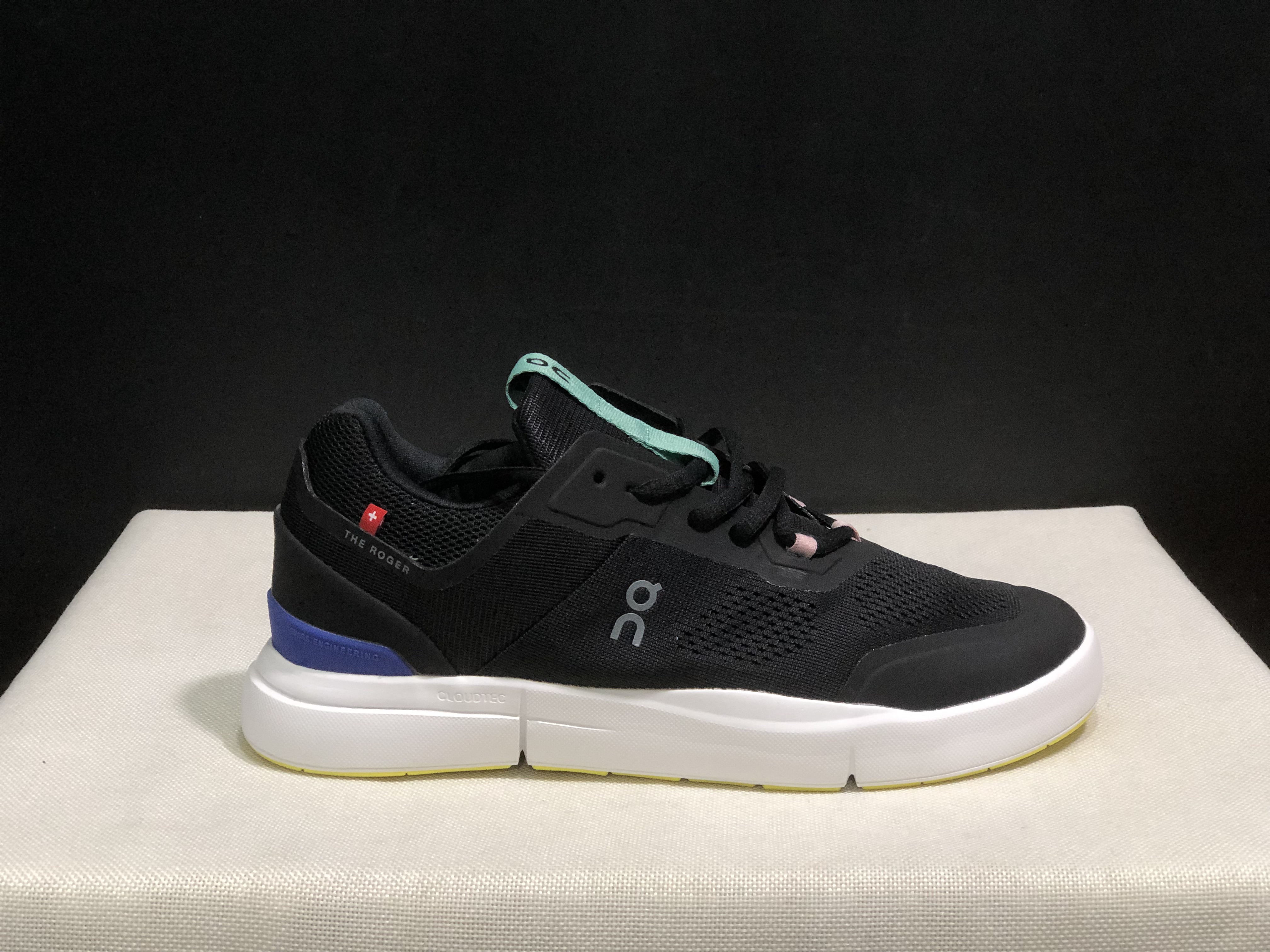 On Running The Roger Spin Breathable Mesh Sneakers Black