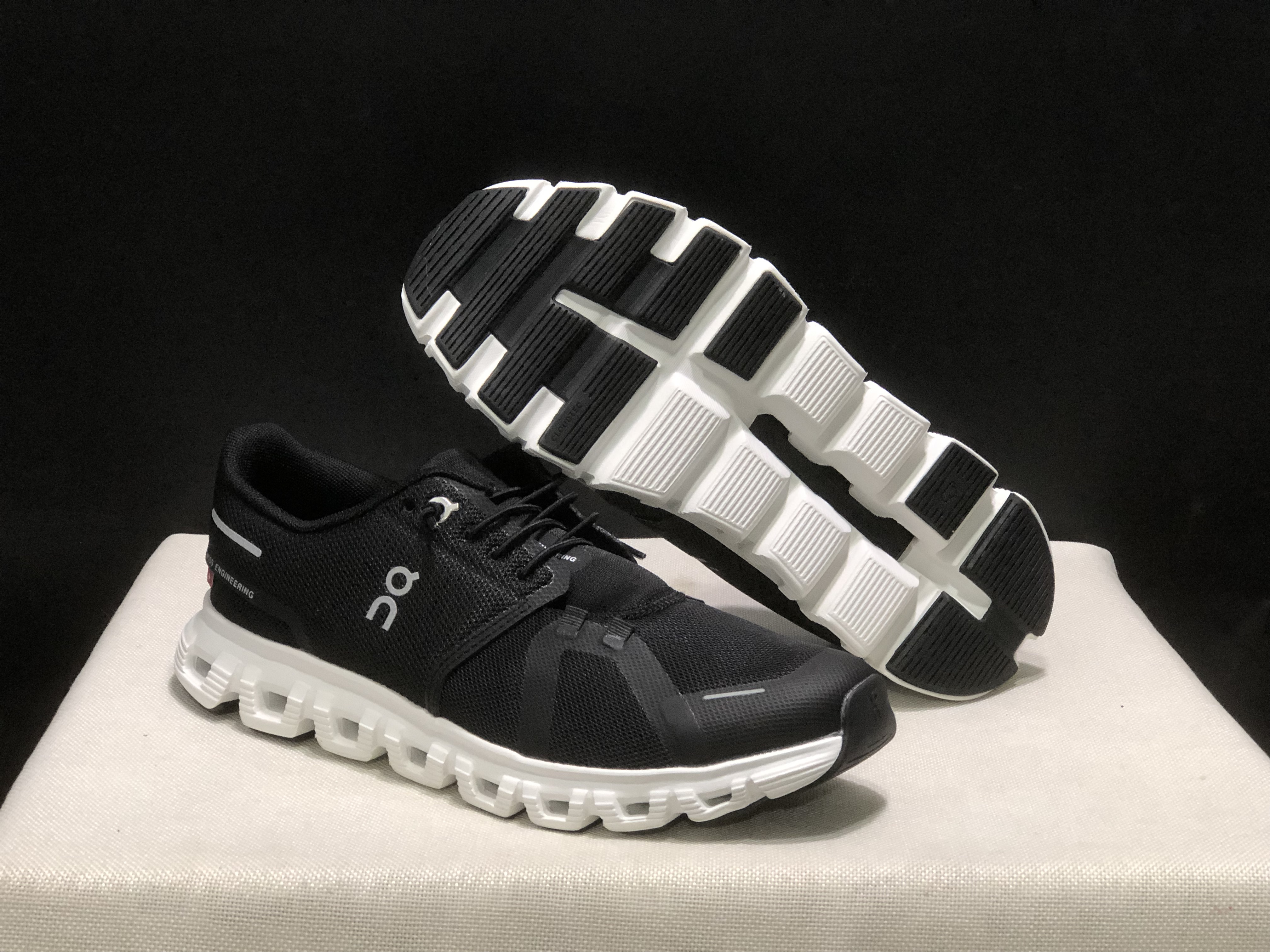 On Running Cloud 6 Black Casual Life Shoes