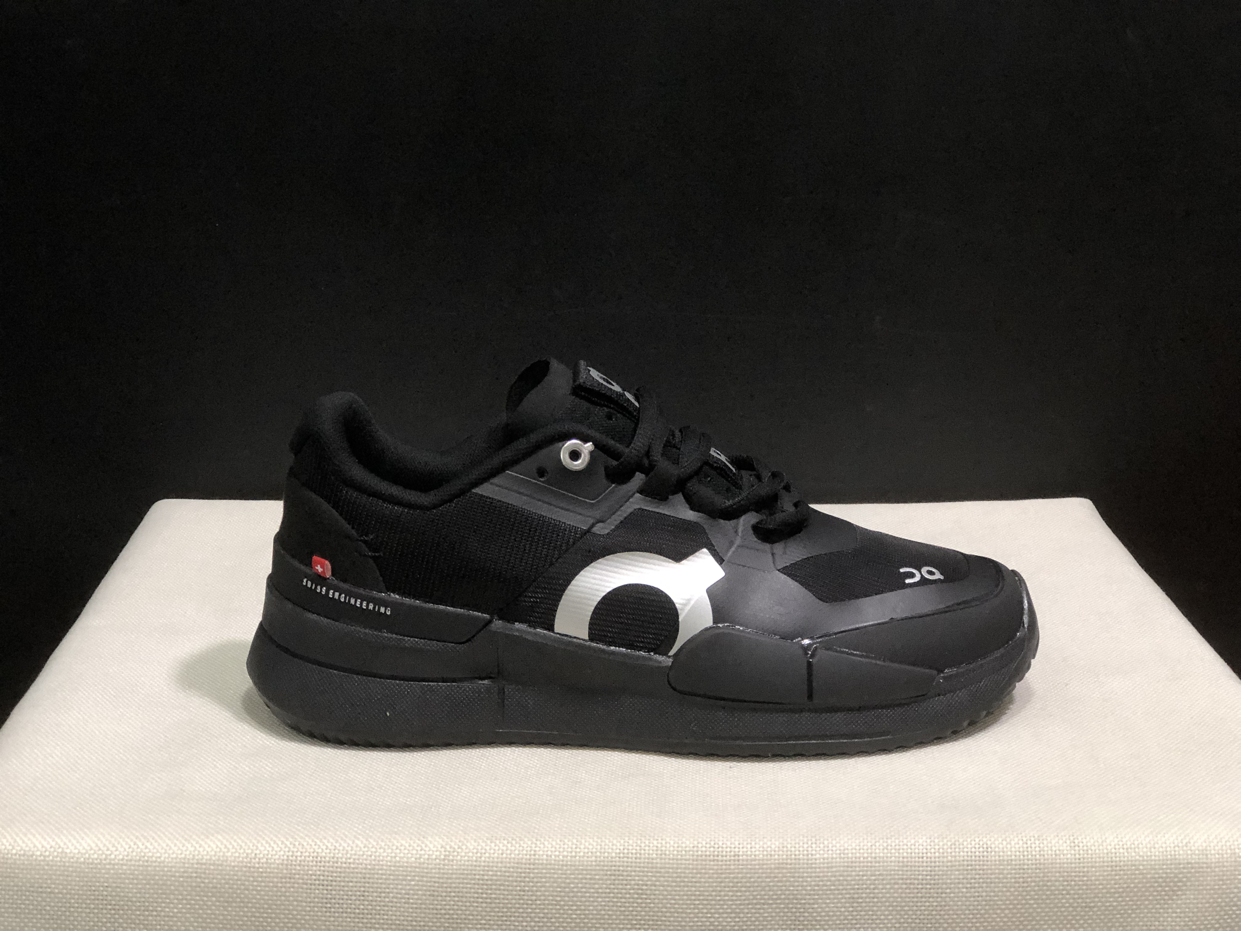 On Running The Roger Pro 2 Black Breathable Mesh Training Running Shoes