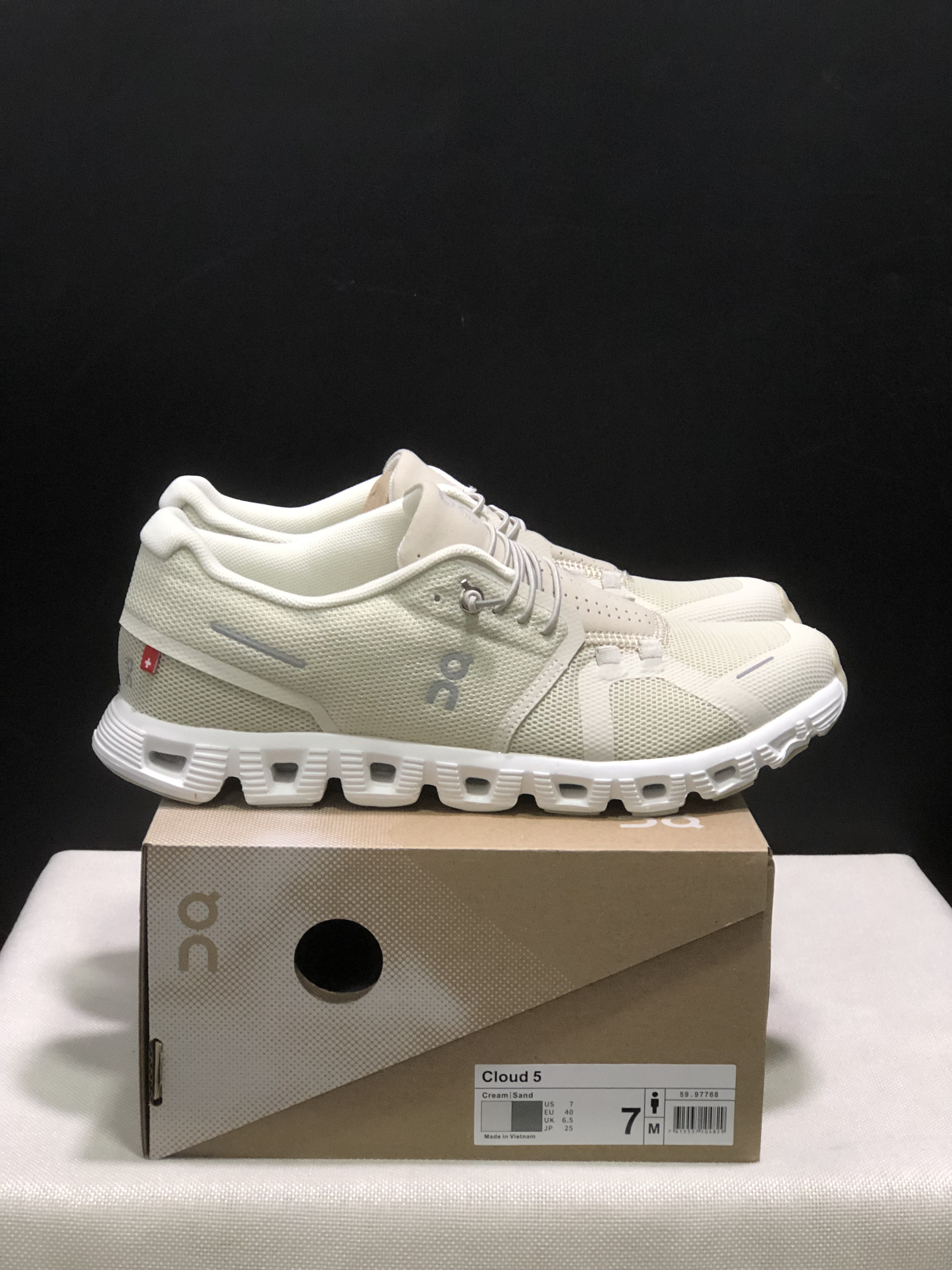 On Running Cloud 5 Lightweight Running Shoes Cream/Sand