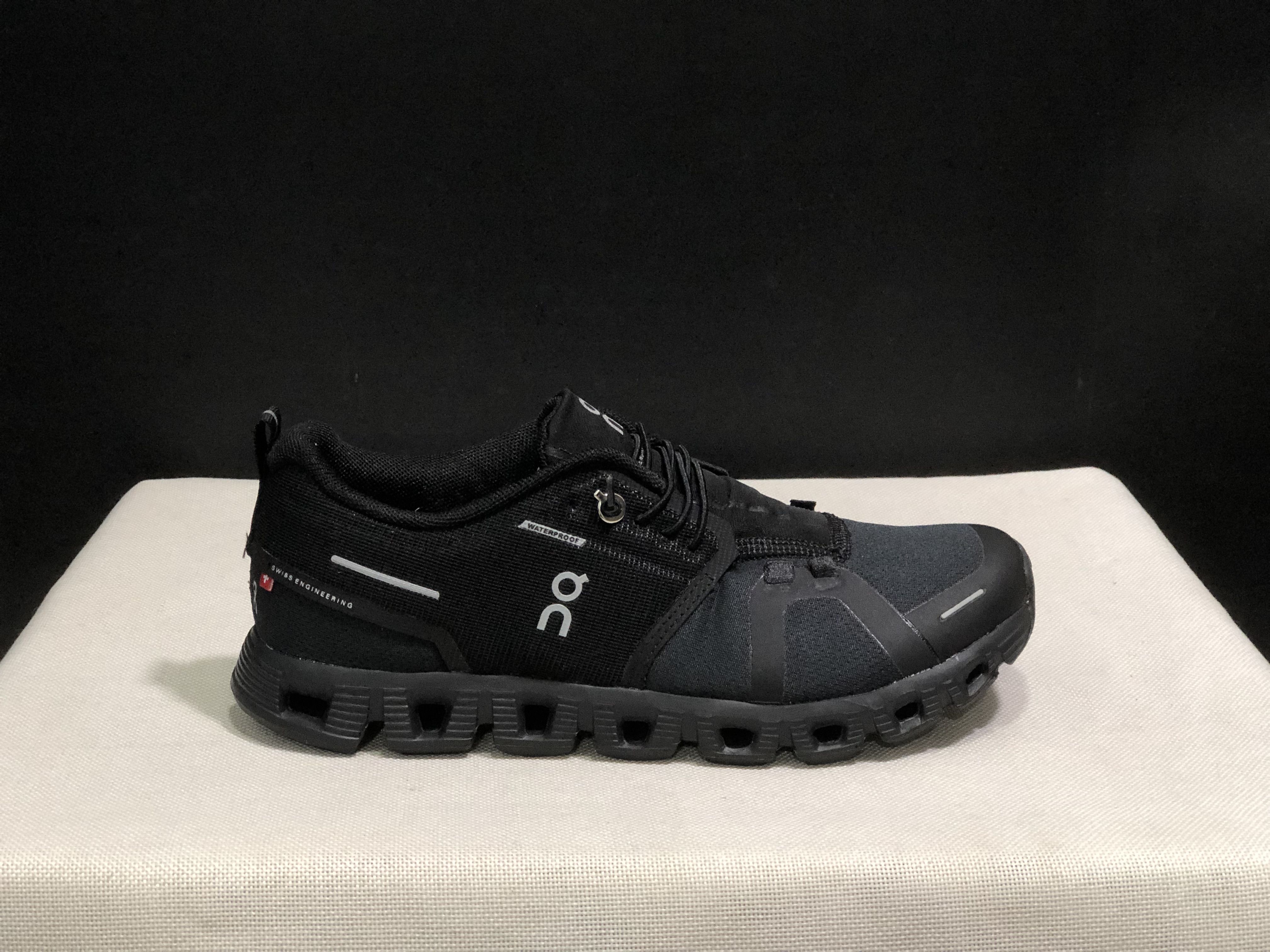 On Running Cloud 5 Lightweight Running Shoes All Black