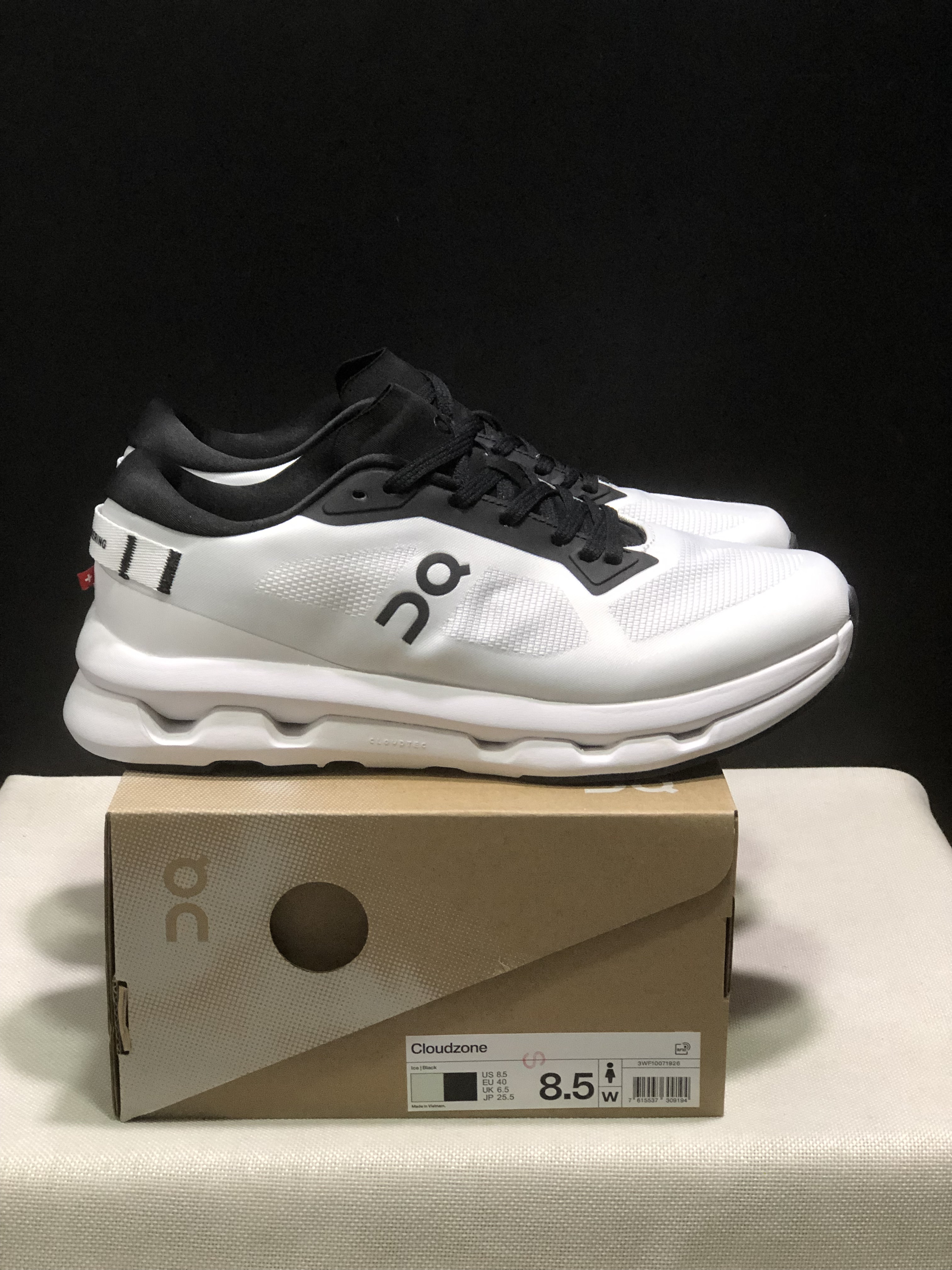 On Running Cloudzone Casual Running Shoes Ice/Black