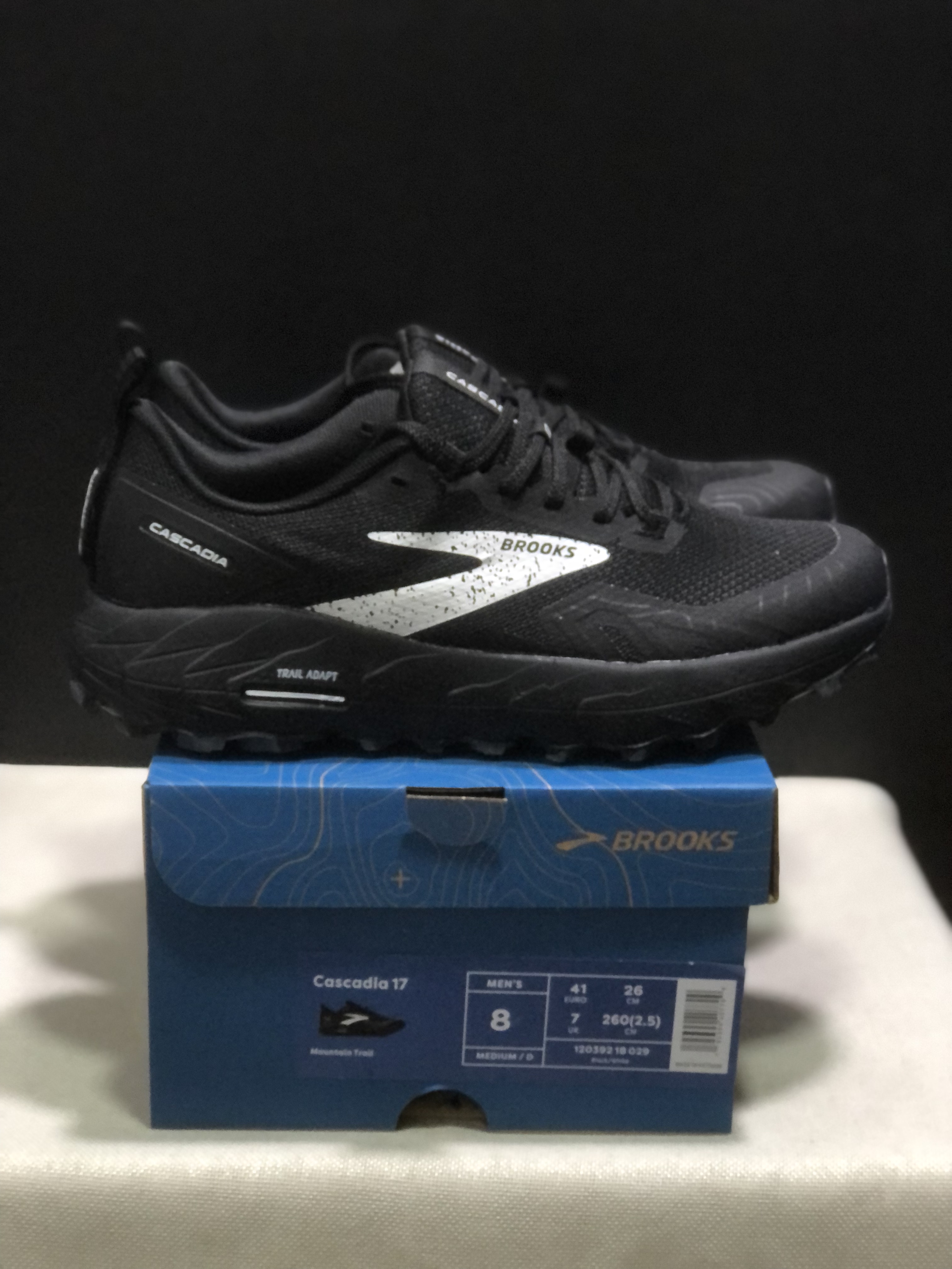 Brooks Cascadia 17 Trail Running Shoes Black/White