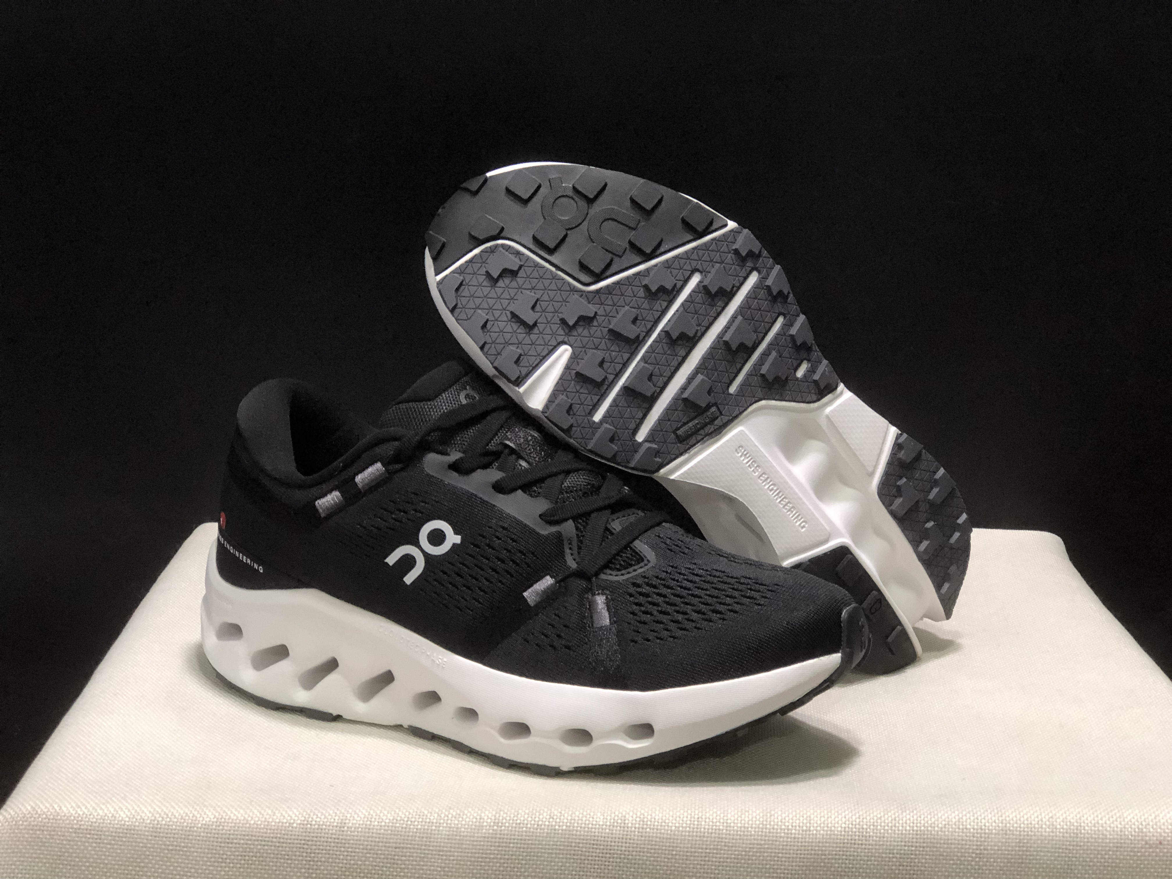 On Running Cloudsurfer 2 Casual Running Shoes Black/White