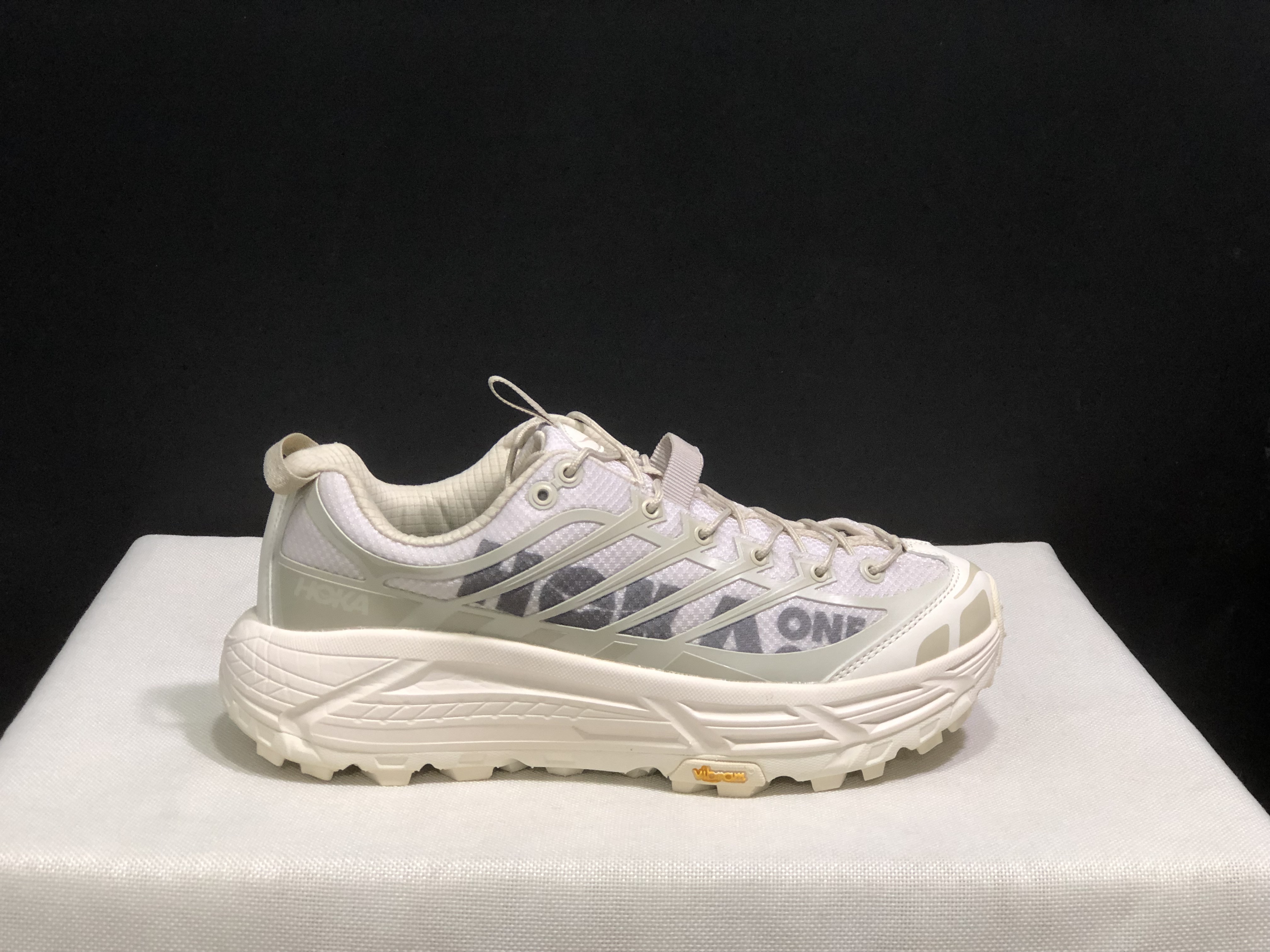 Hoka One One Mafate Three 2 Anti-slip Running Shoes Sneakers Beige