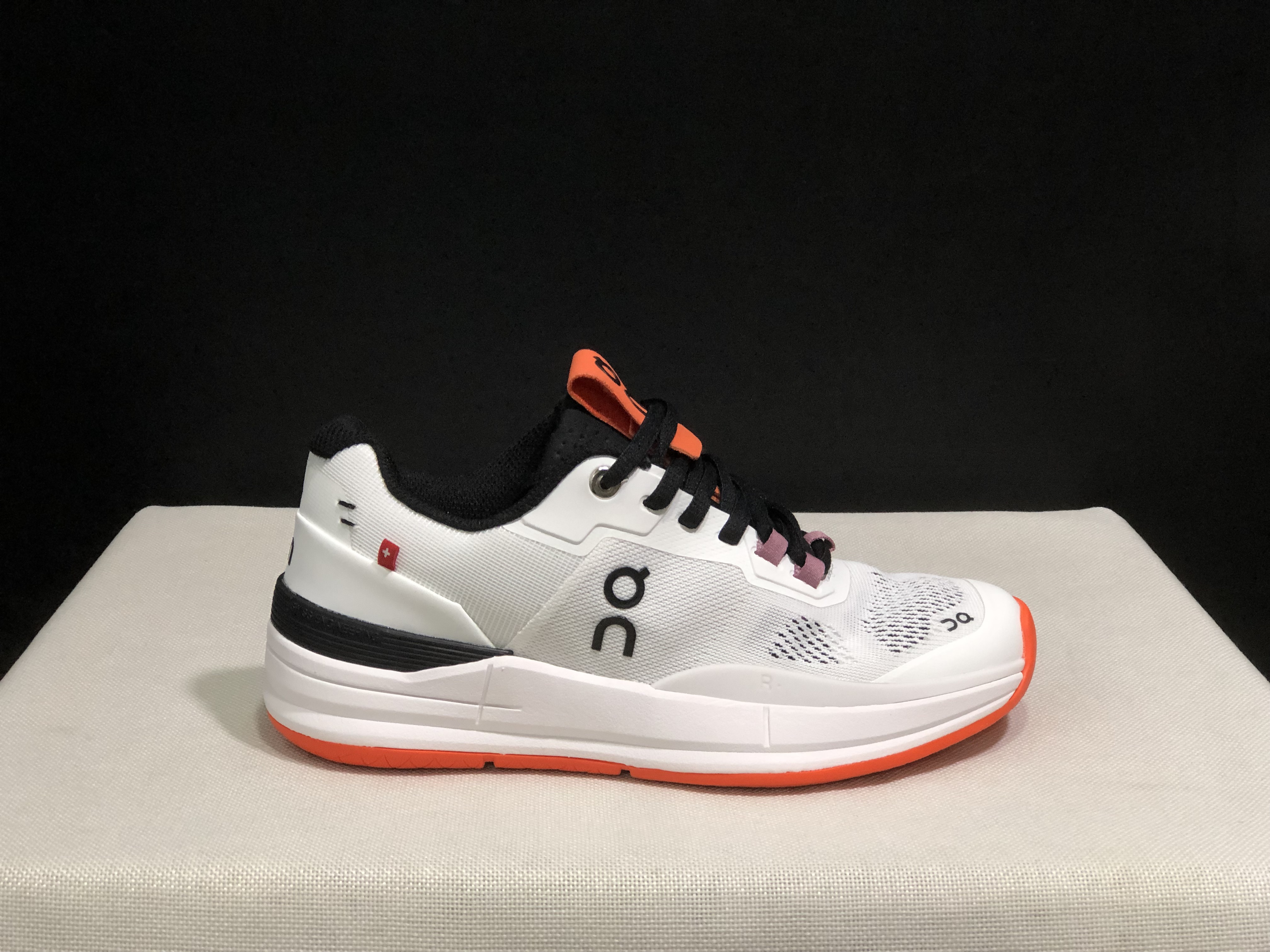 On Running The Roger Rro Durable And Breathable Tennis Shoes White/Tangerine