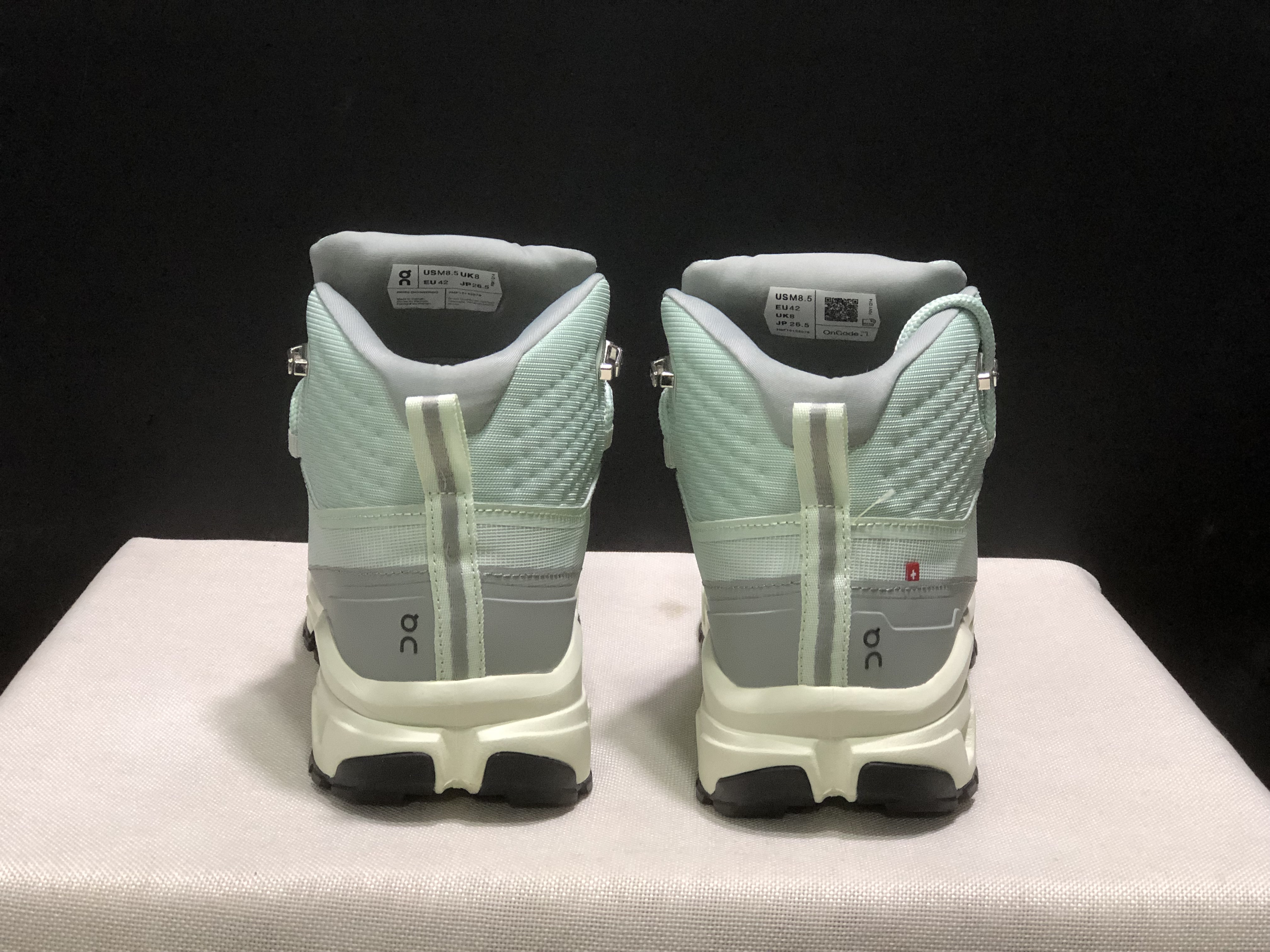 On Running Cloudrock Mid WP High-Top Hiking Shoes Mineral/Aloe