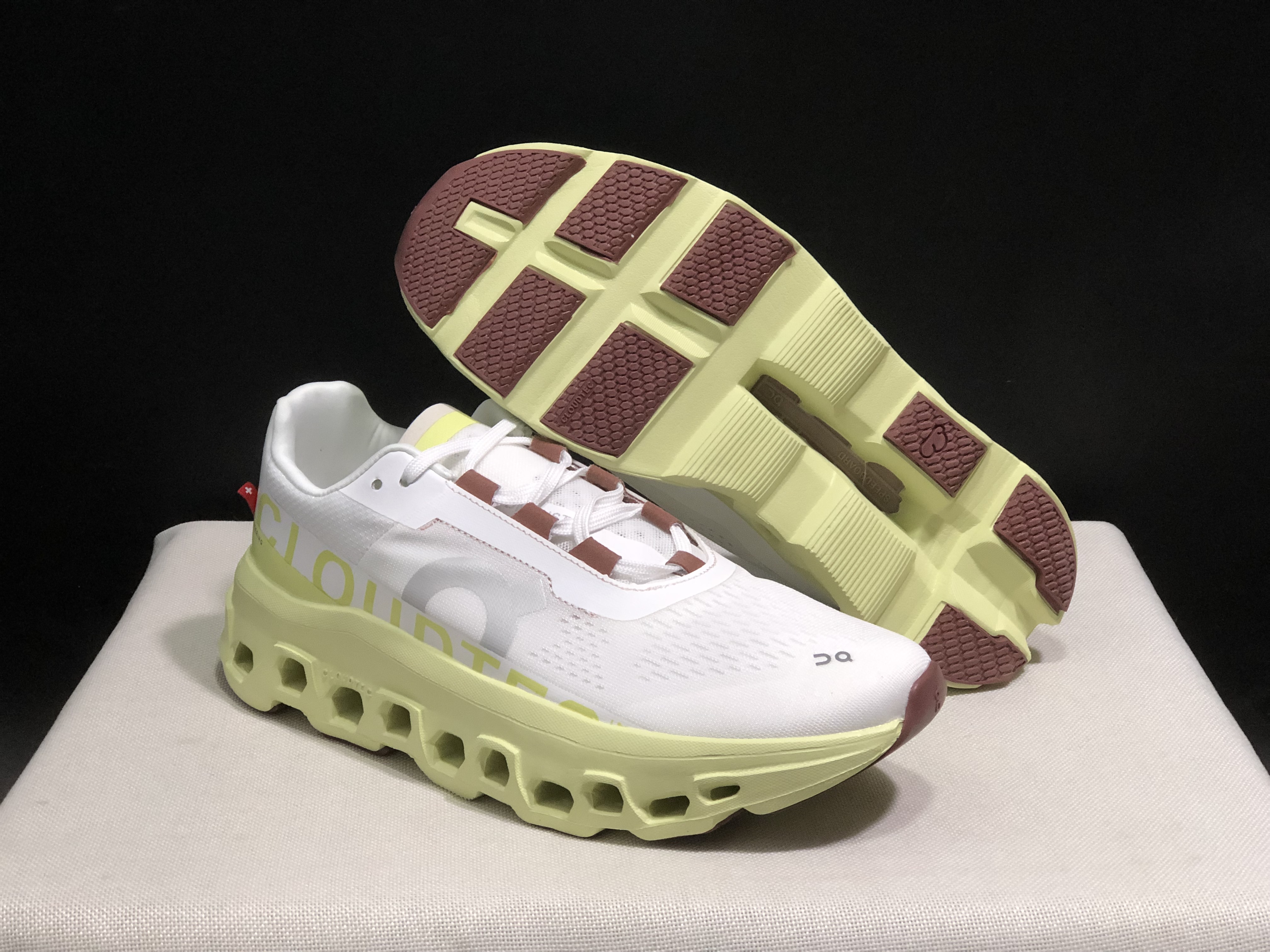 On Running Cloudmonster CNY Shock-Absorbing And Anti-Slip Sports Shoes Year Of The Dragon Special Edition Lemon/Grey