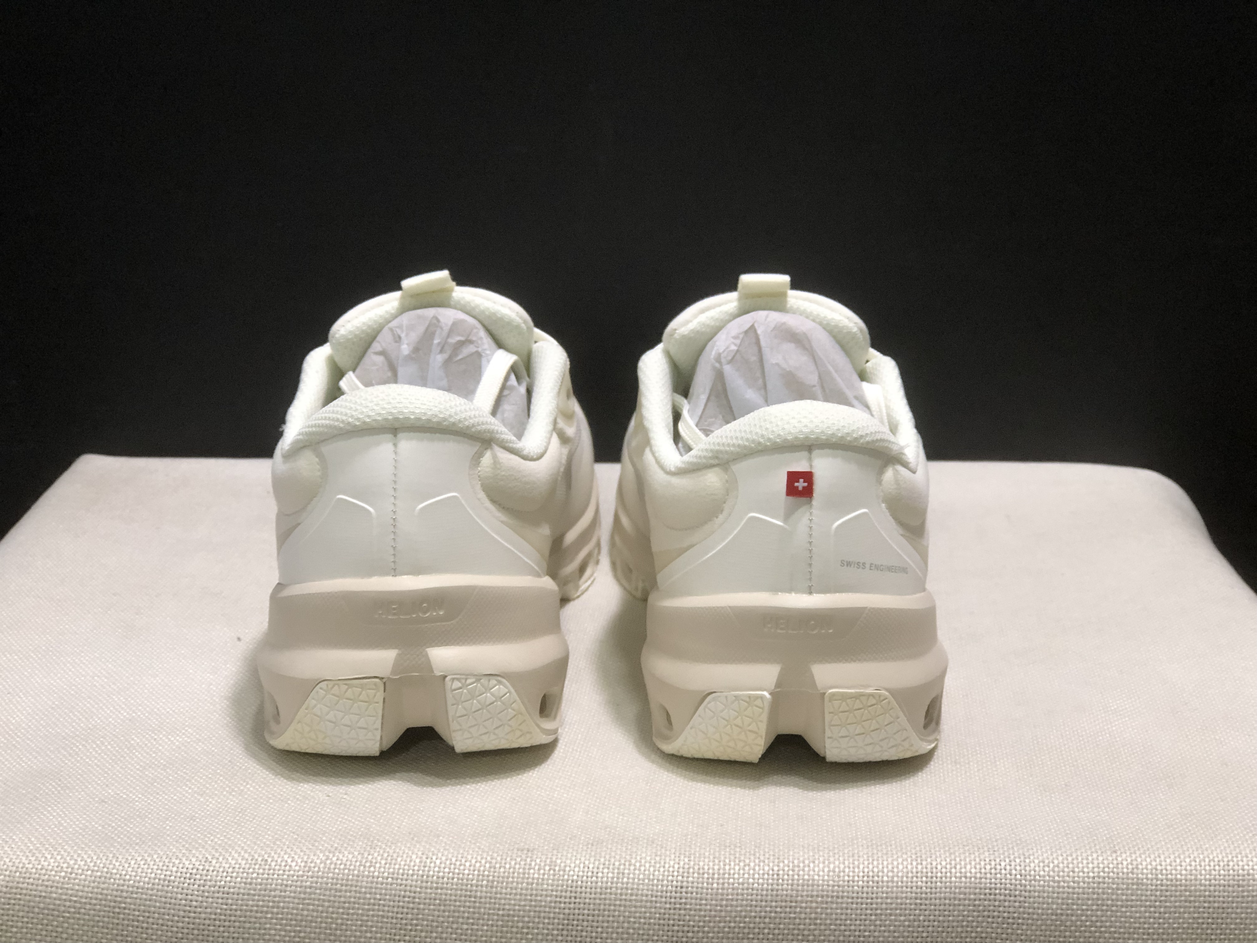 LOEWE x On Running Cloudventure 2.0 Running Shoes Co-Signed Edition Eggshell