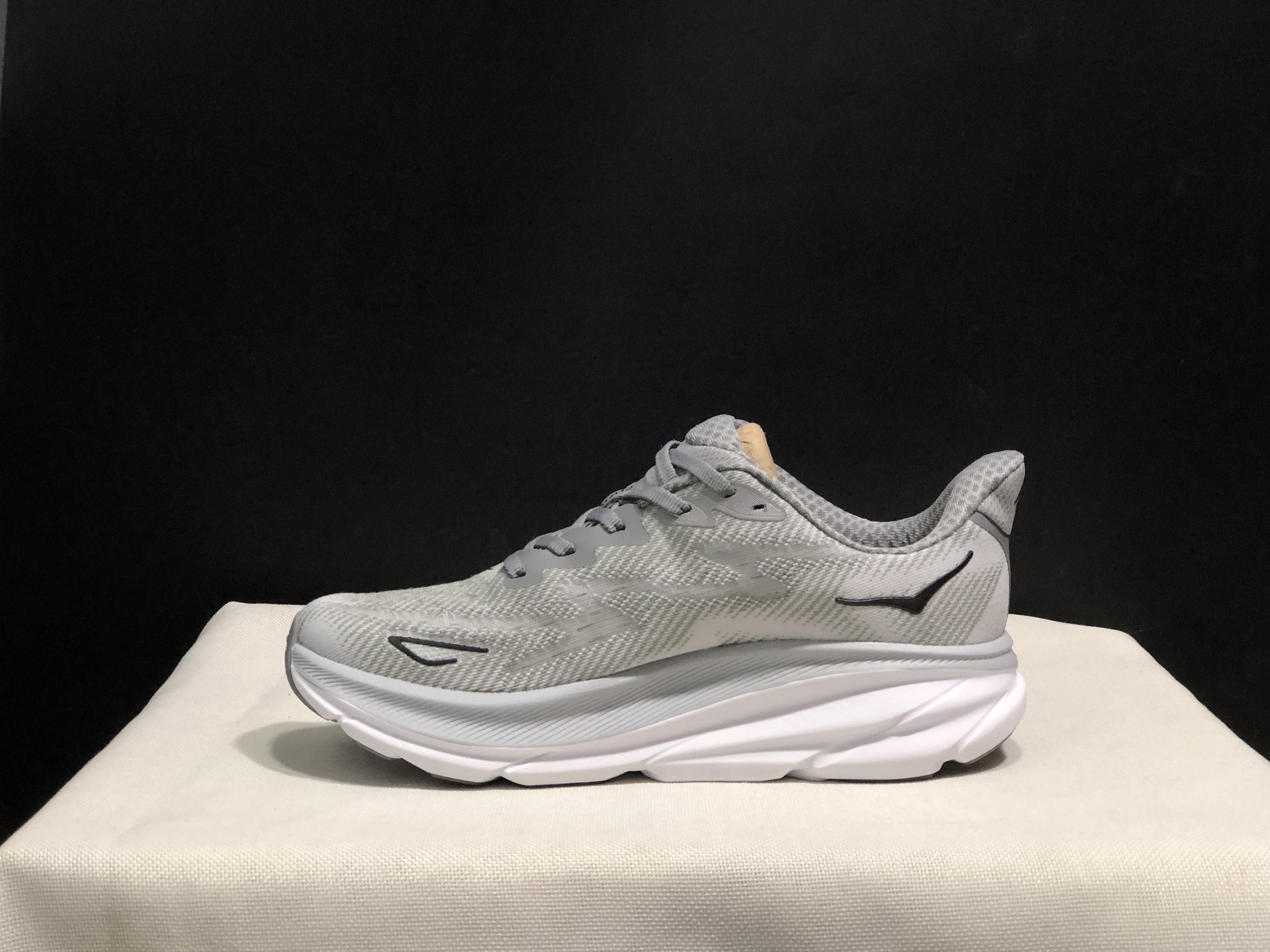 Hoka One One Clifton 9 Running Shoes Athletic Shoes Sneakers Gray