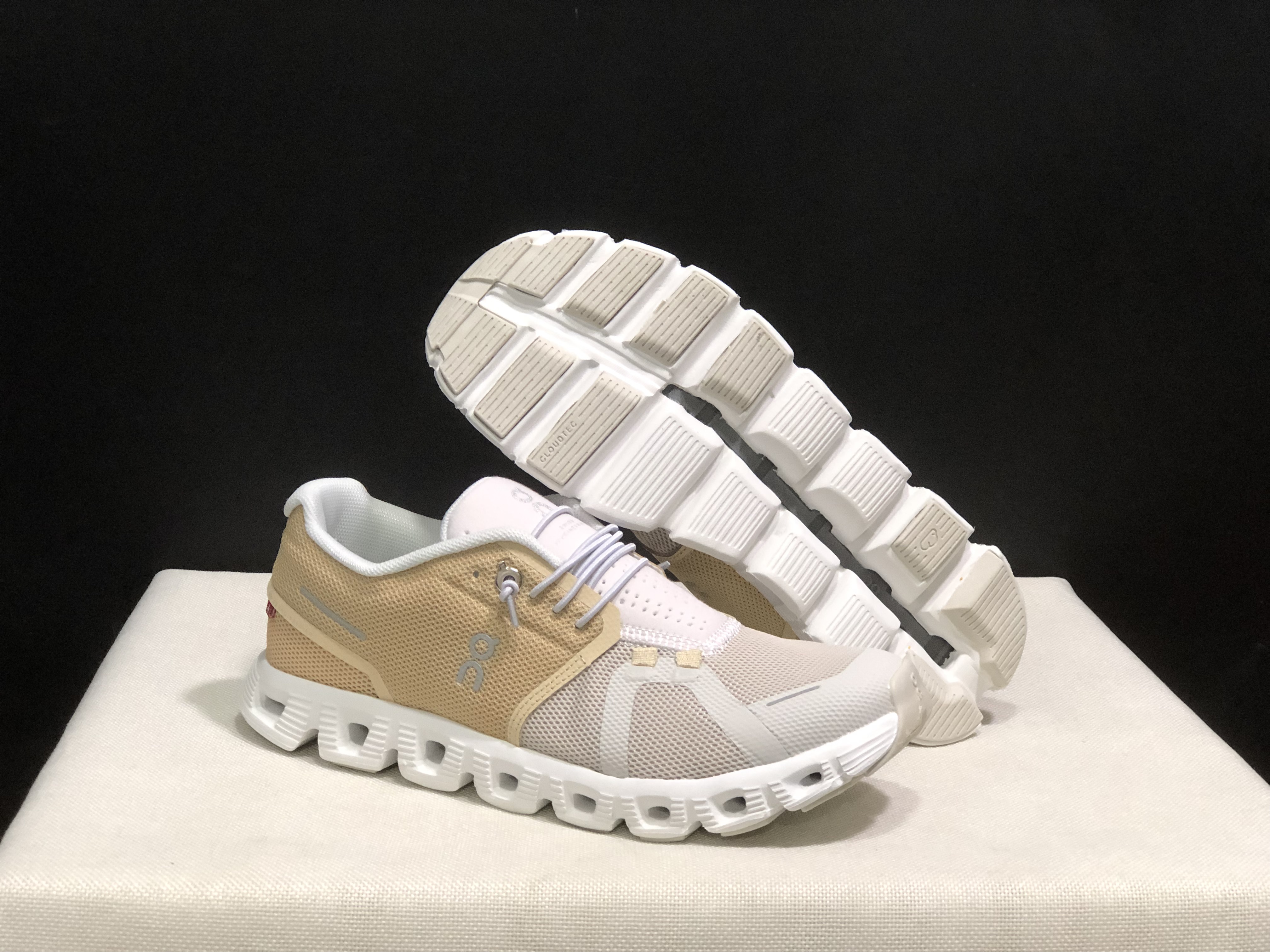 On Running Cloud 5 Lightweight Running Shoes Grassland Yellow/Pearl White