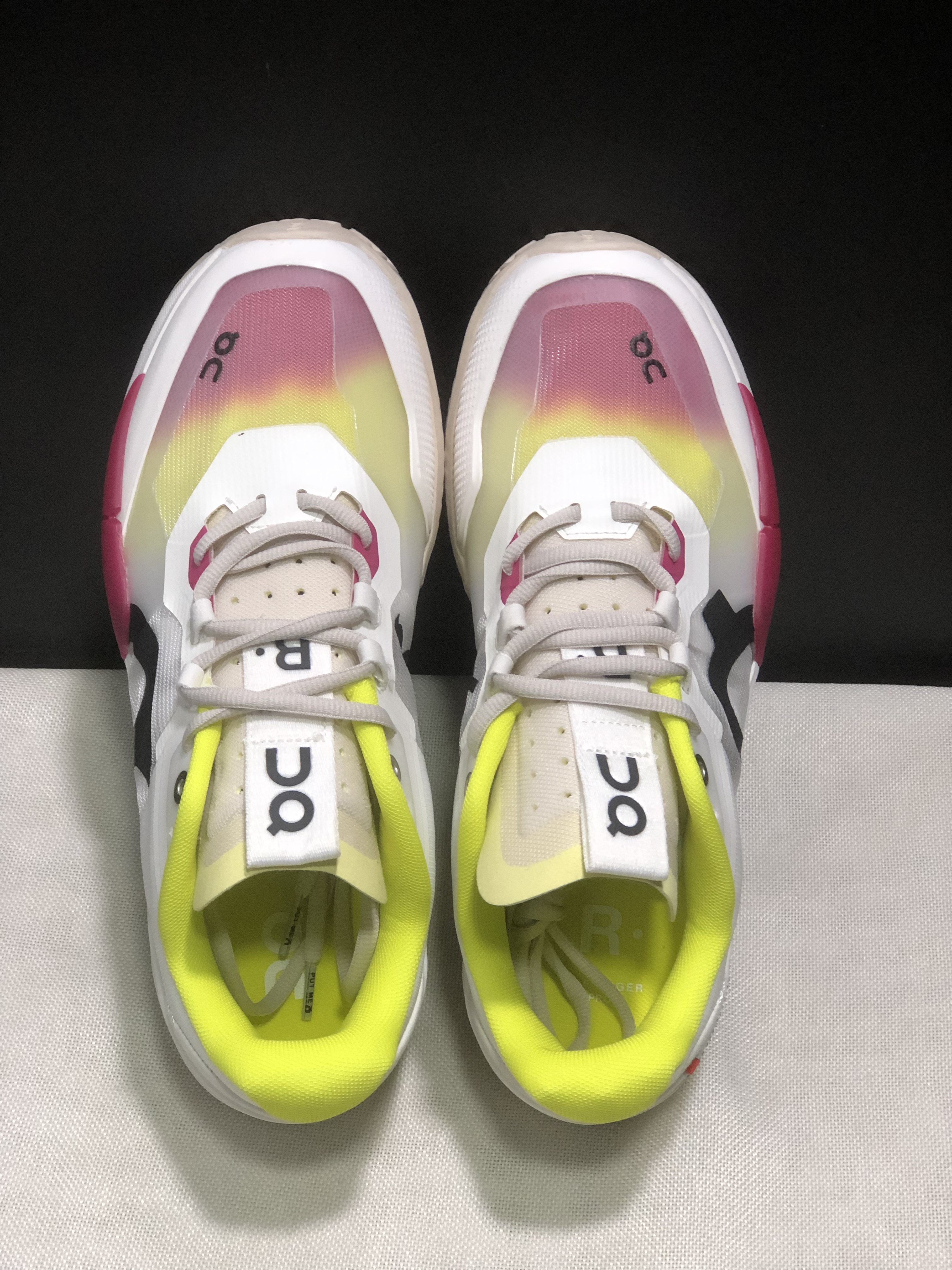 On Running The Roger Pro 2 Breathable Mesh Training Running Shoes White/Lemon Yellow/Rose Red