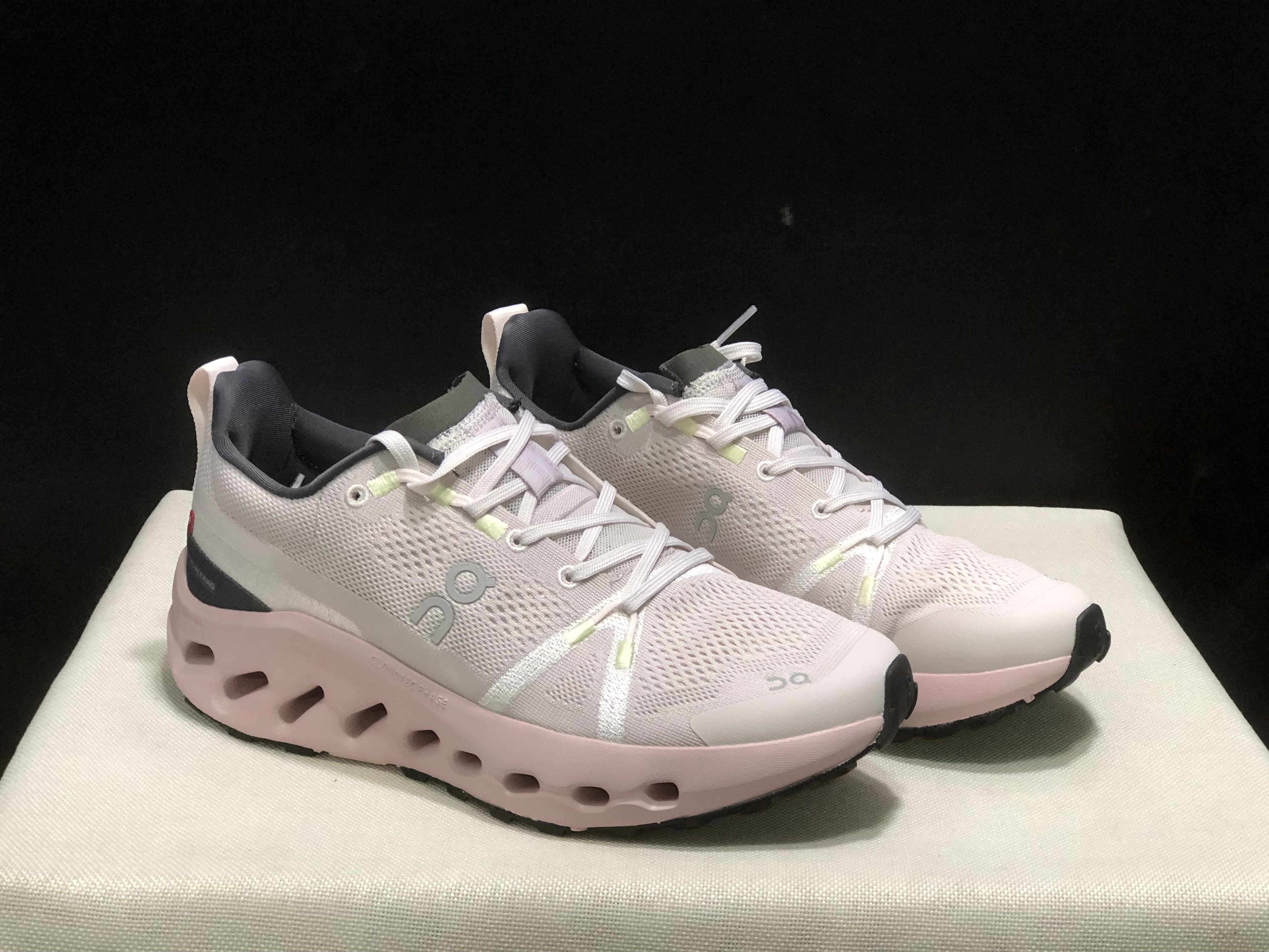 On Running Cloudsurfer 2 Casual Running Shoes Light Grey/Pink