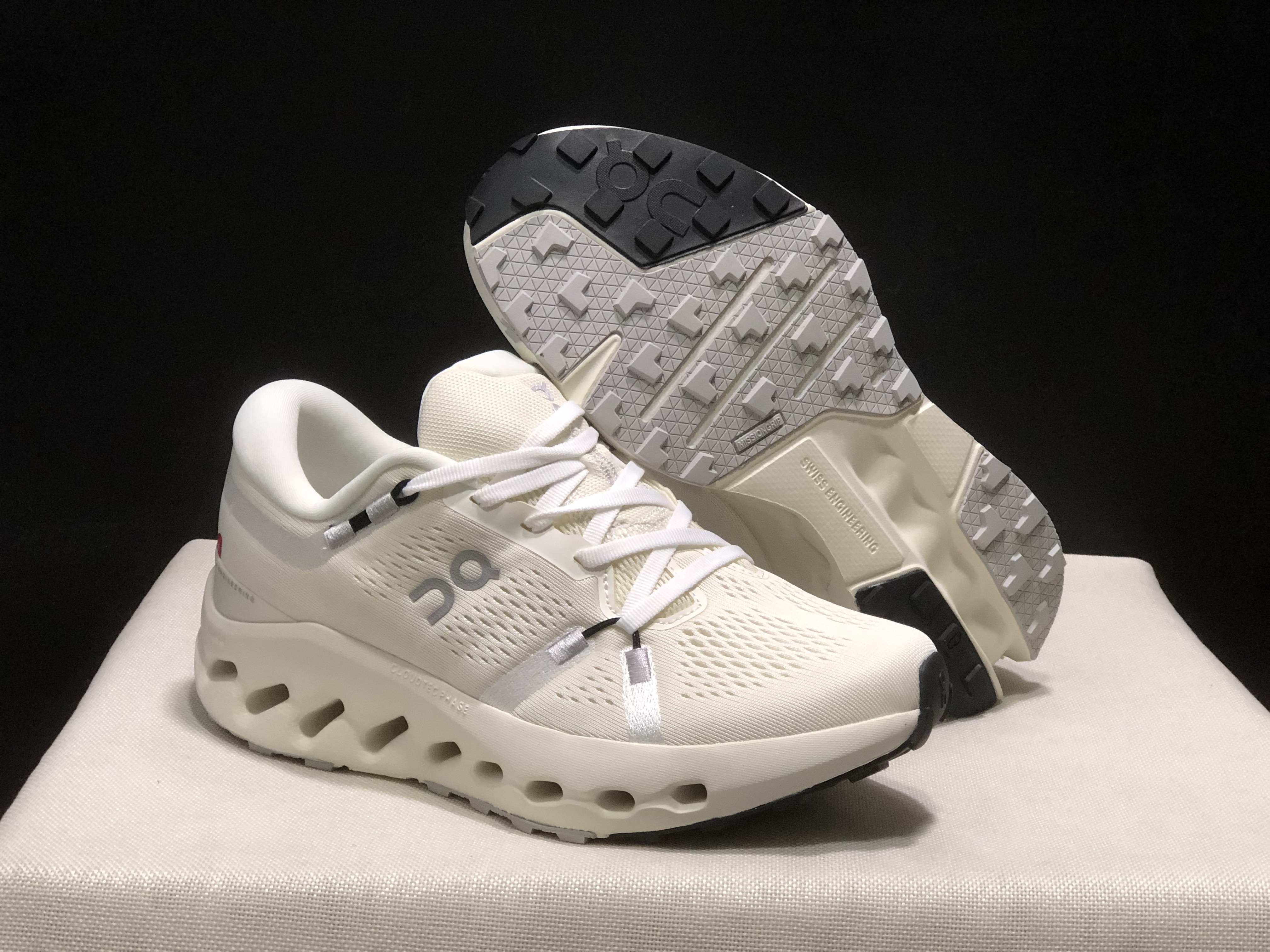 On Running Cloudsurfer 2 Casual Running Shoes Iovry