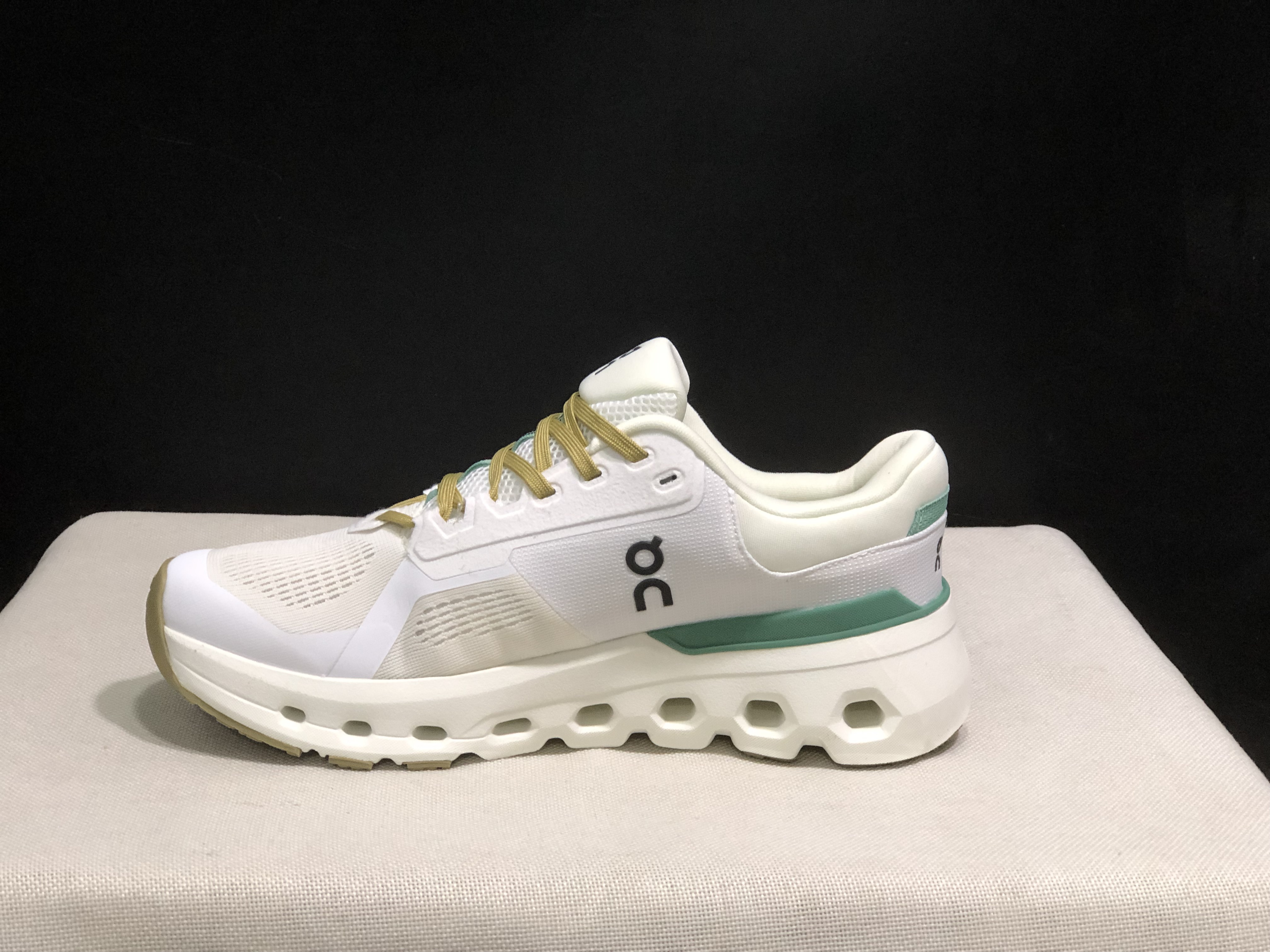 On Running Cloudrunner 2 Mesh Breathable Beige Running Shoes