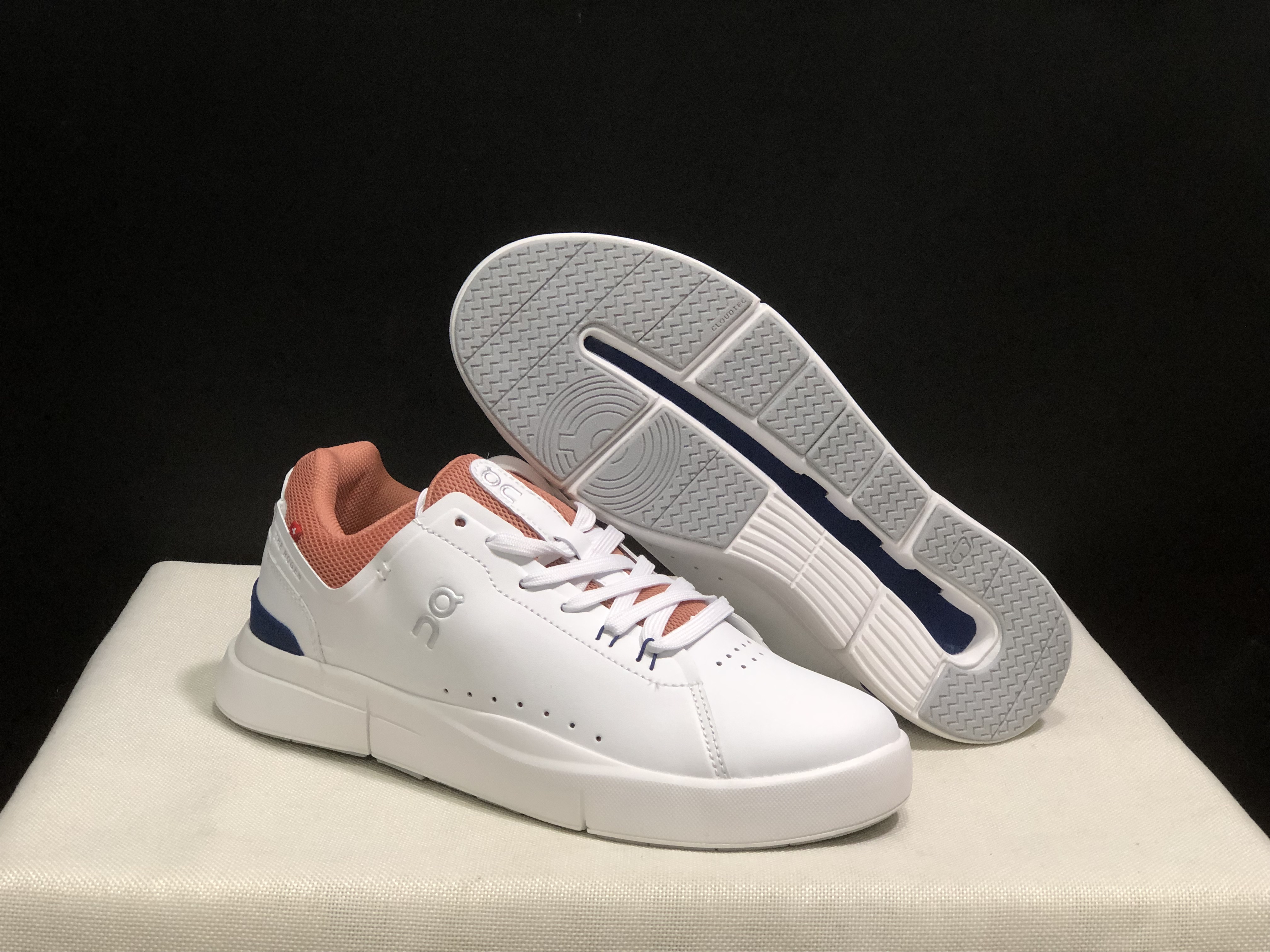 On Running The Roger Spin Board Shoes White/Smoke Grey Pink