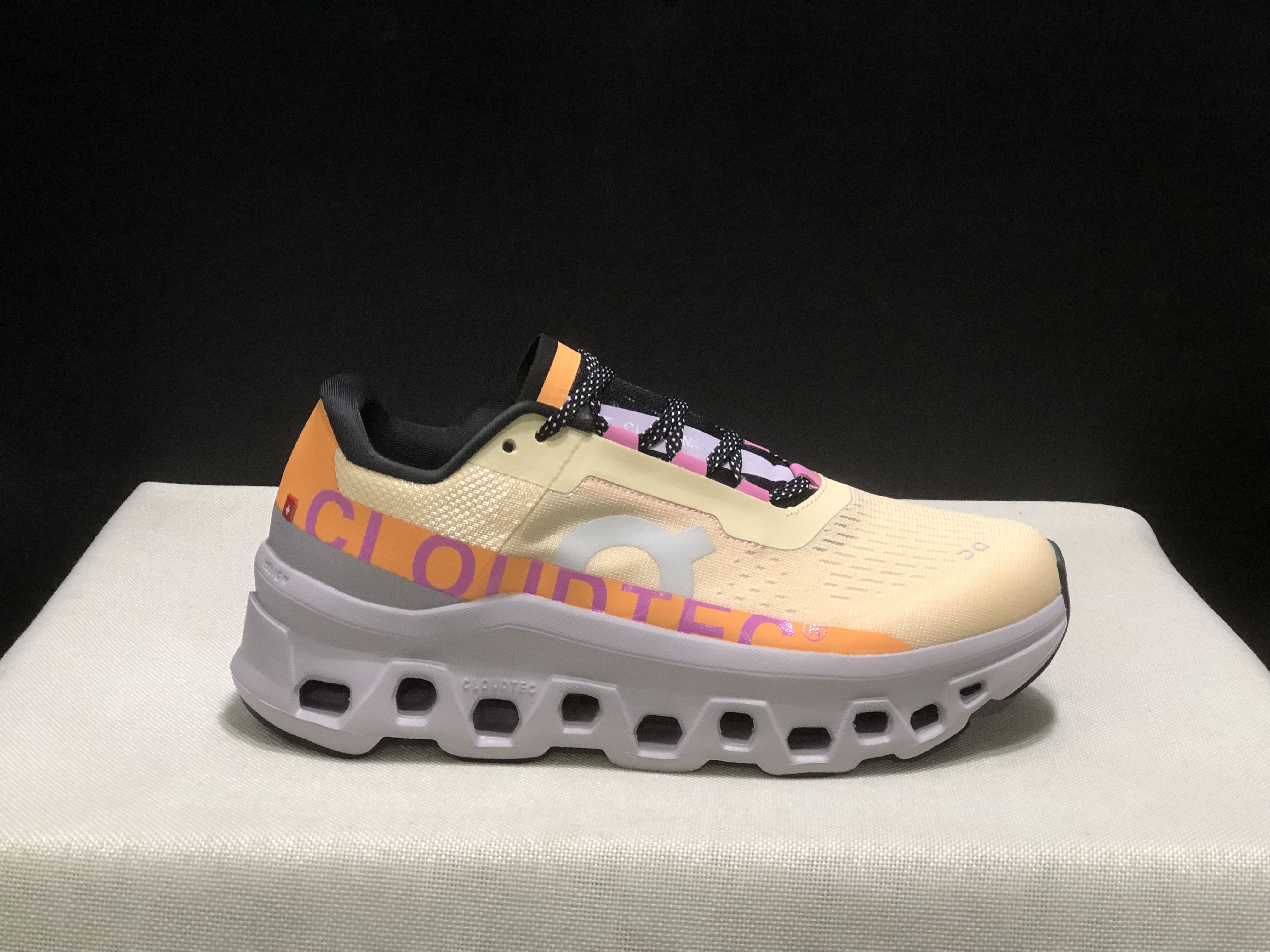 On Running Cloudmonster Anti-Slip Running Shoes Blonde/Fade