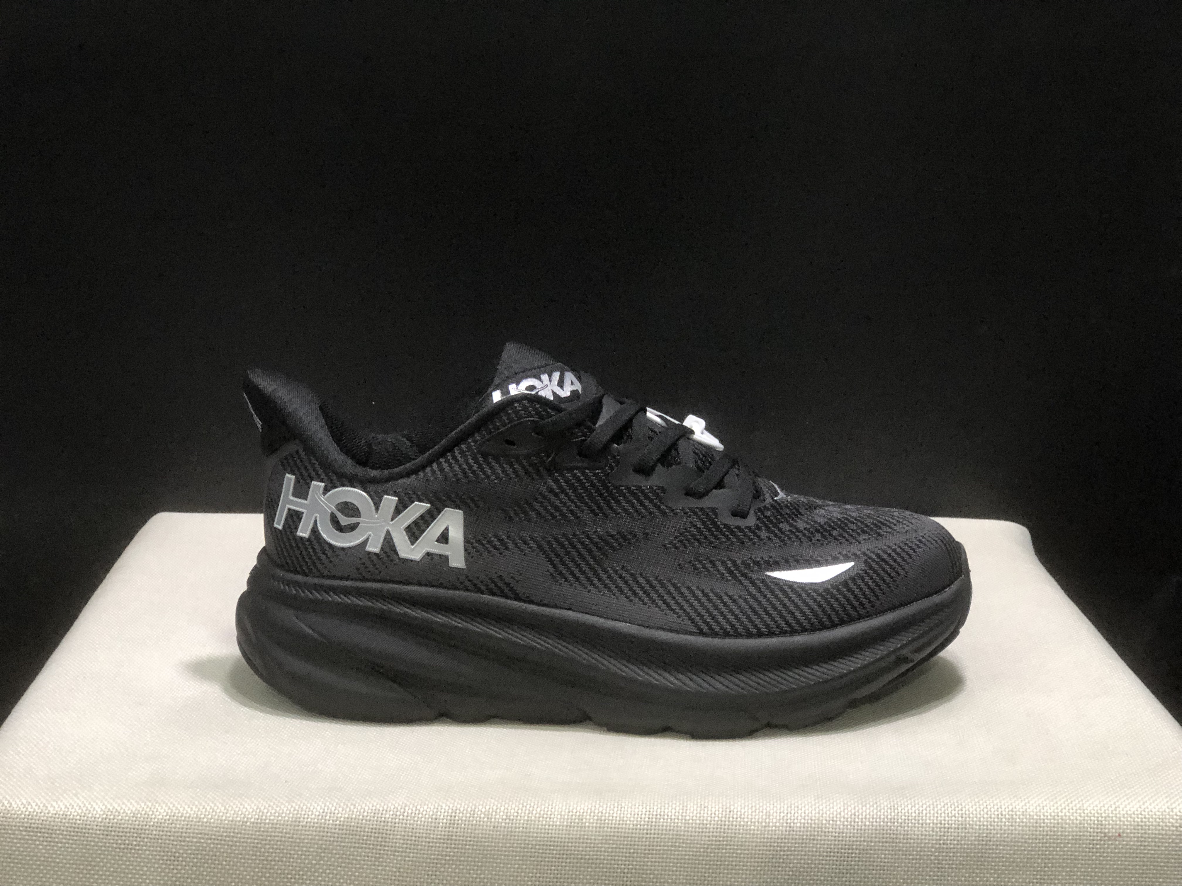 Hoka One One Clifton 9 Running Shoes Black Athletic Shoes Sneakers